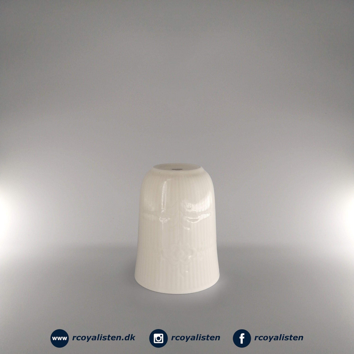 Flower Emblem Krus (33 cl) - Creme - RCoyalisten.dk