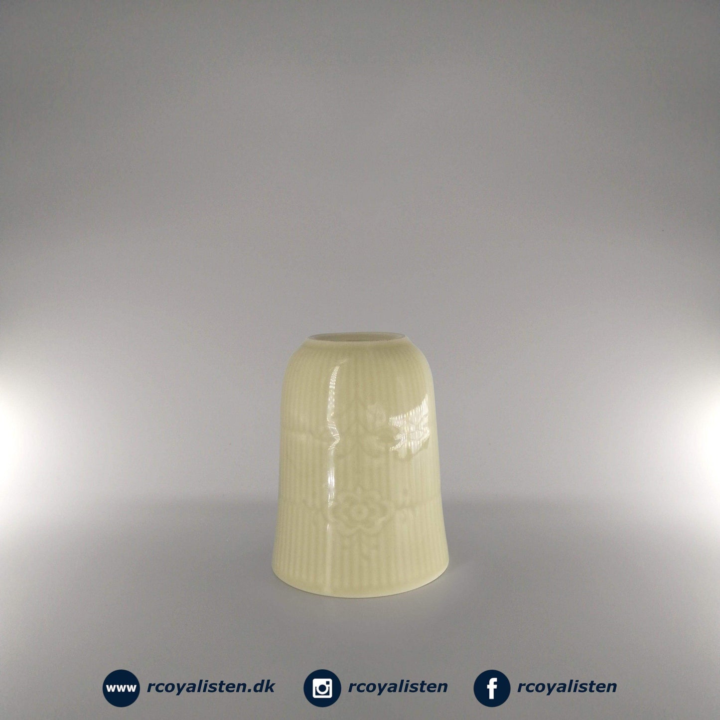 Flower Emblem Krus (33 cl) - Lysegul - RCoyalisten.dk