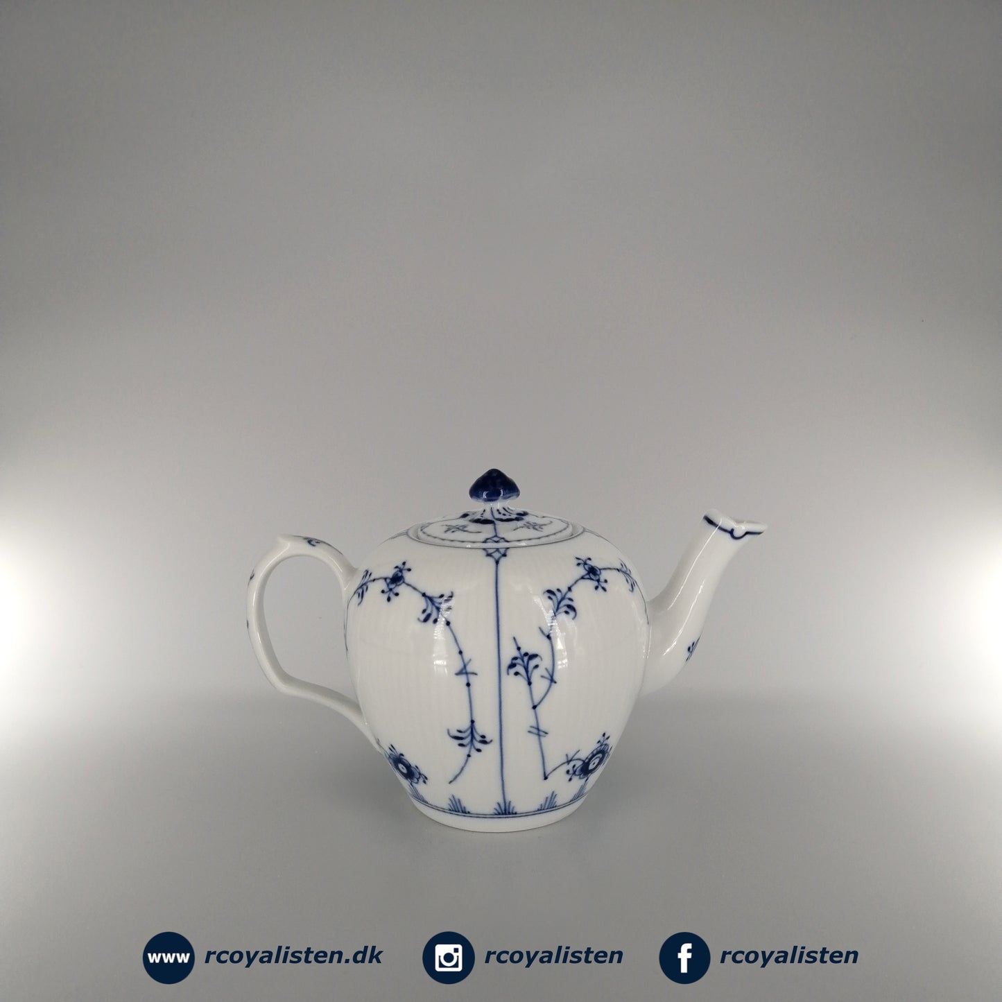 Royal Copenhagen Musselmalet Riflet Tekande (11 cm / 35 cl) - RCoyalisten.dk