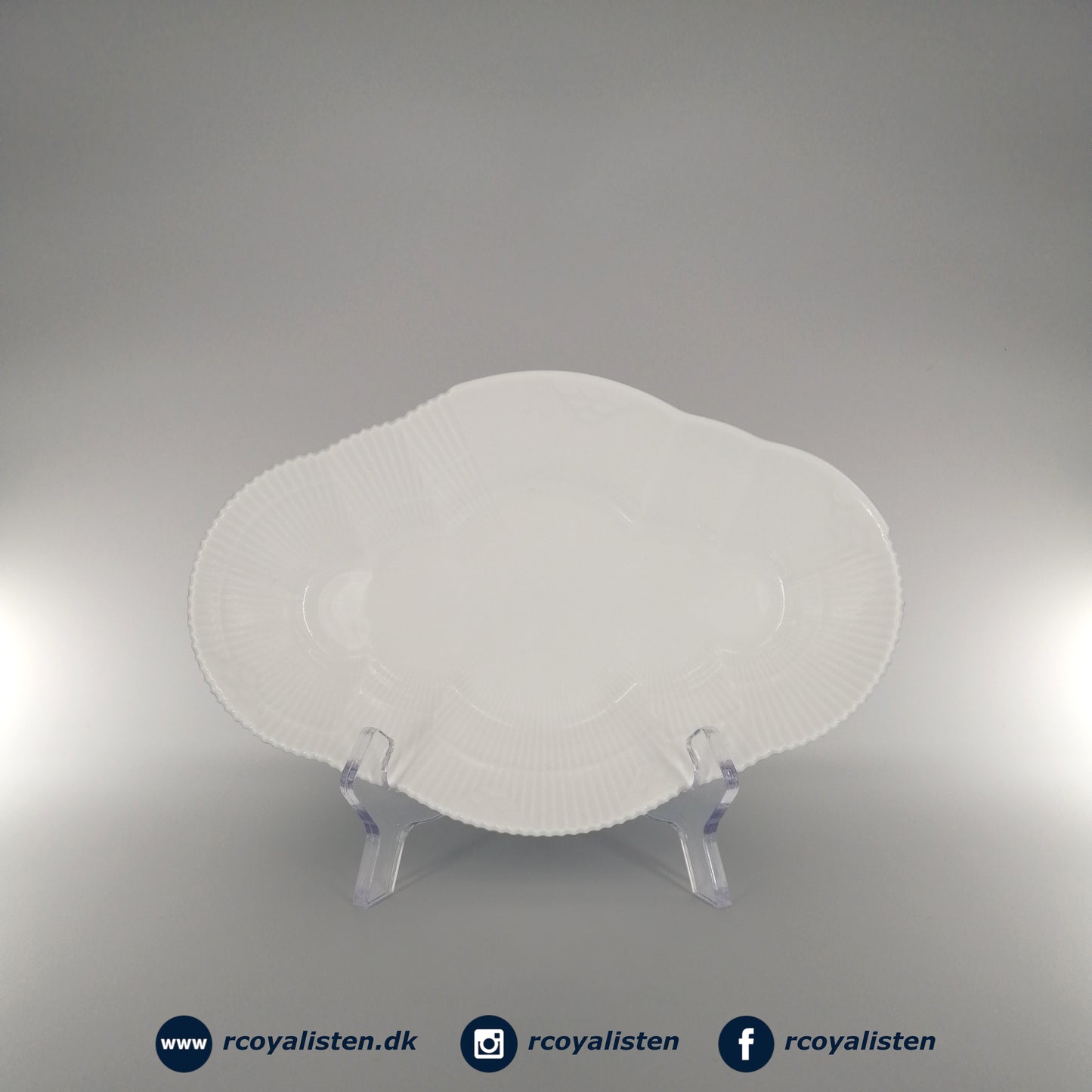 Royal Copenhagen Hvid Elements Fad (23 cm) - RCoyalisten.dk