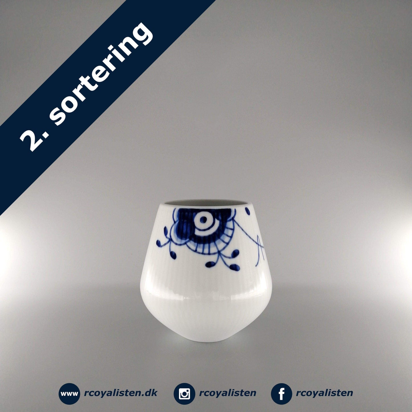 Blå Mega Riflet Vase (12 cm / 80 cl) - RCoyalisten.dk