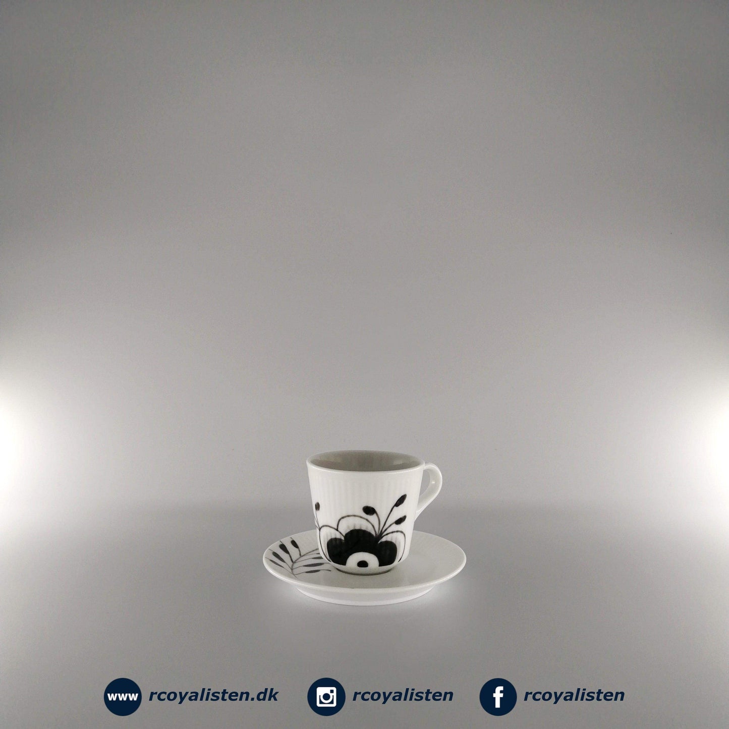 Royal Copenhagen Sort Mega Riflet Espressokop med Underkop (9 cl) - RCoyalisten.dk