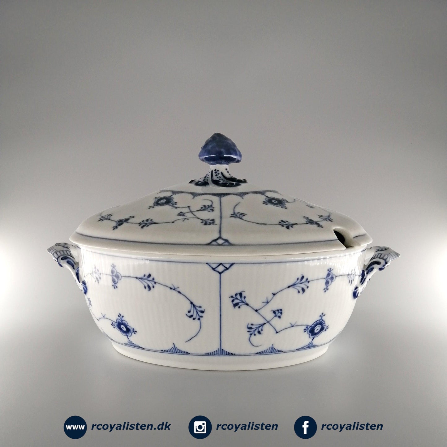 Royal Copenhagen Musselmalet Riflet Terrin (200 cl) - RCoyalisten.dk