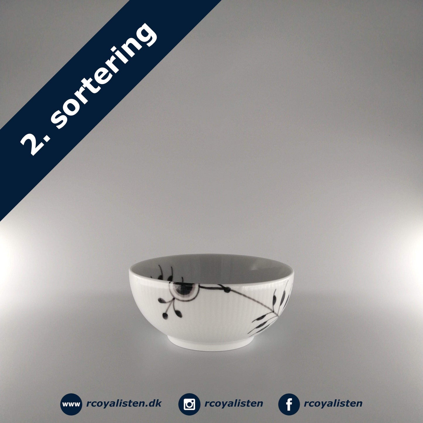 Royal Copenhagen Sort Mega Riflet Skål (15 cm) - RCoyalisten.dk