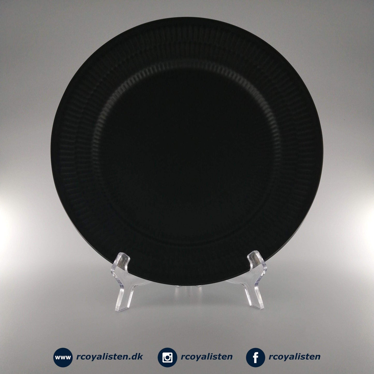 Sort Riflet Tallerken (27 cm) - RCoyalisten.dk