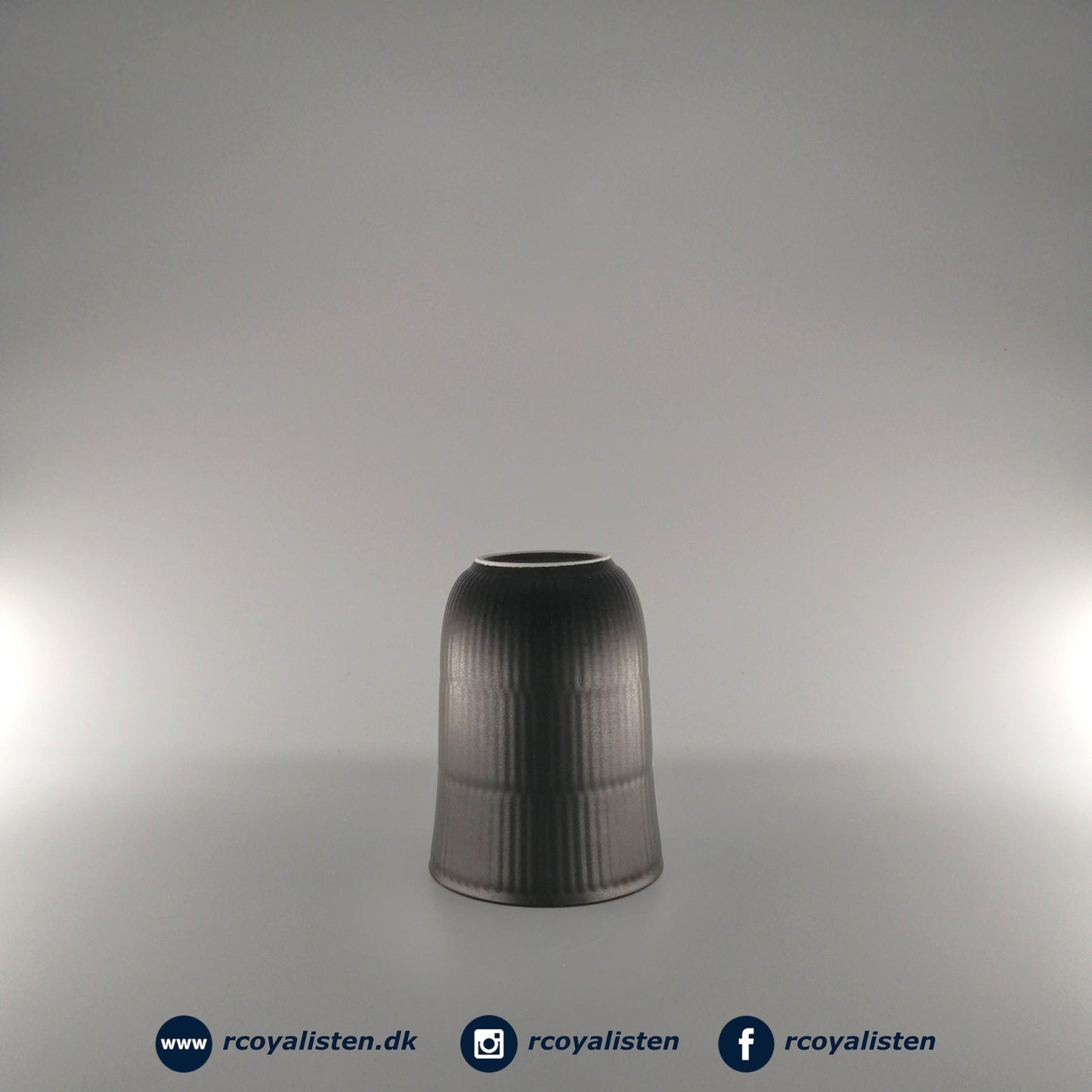 Royal Copenhagen Sort Riflet Termokop (33 cl) - RCoyalisten.dk