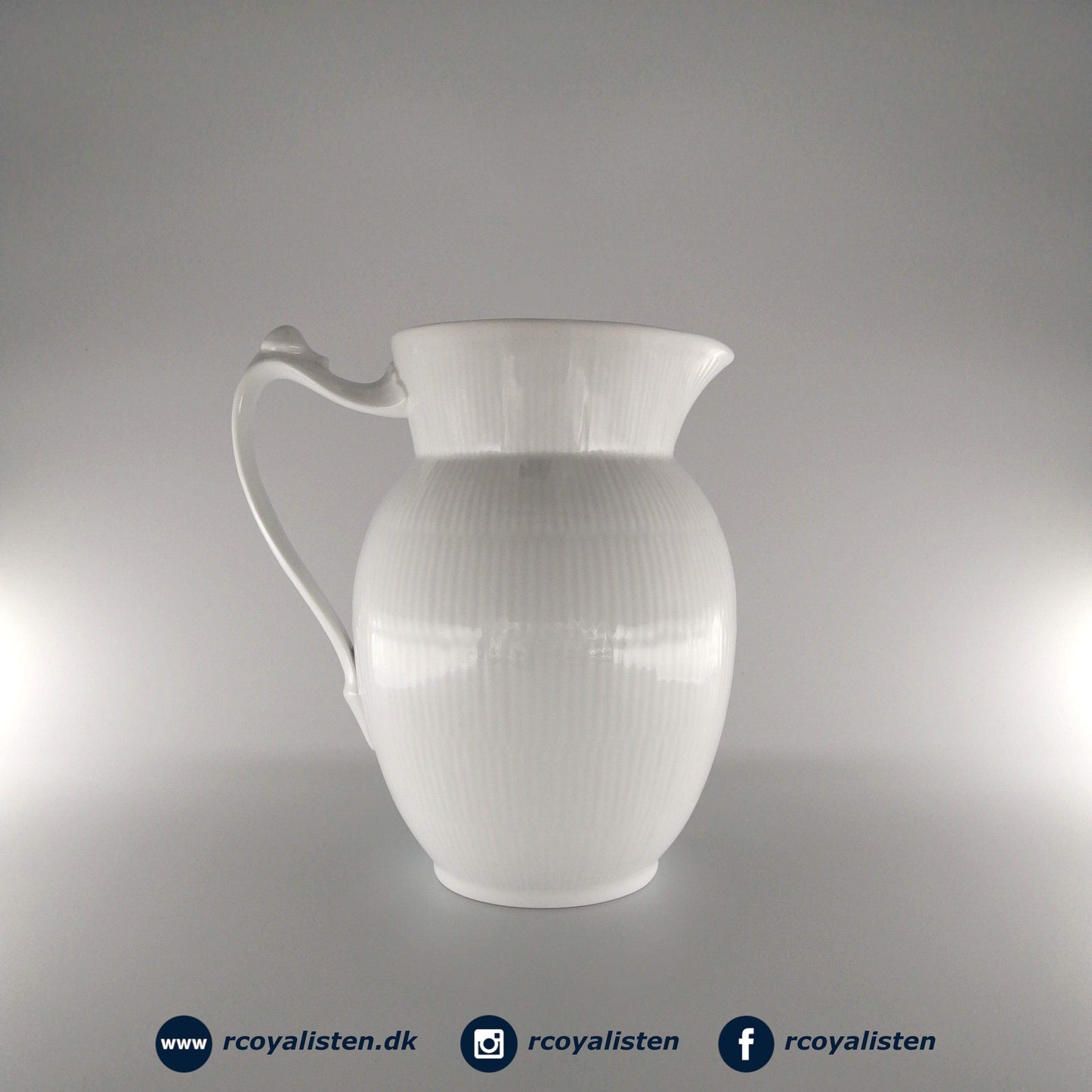 Royal Copenhagen Hvid Riflet Kande (170 cl) - RCoyalisten.dk