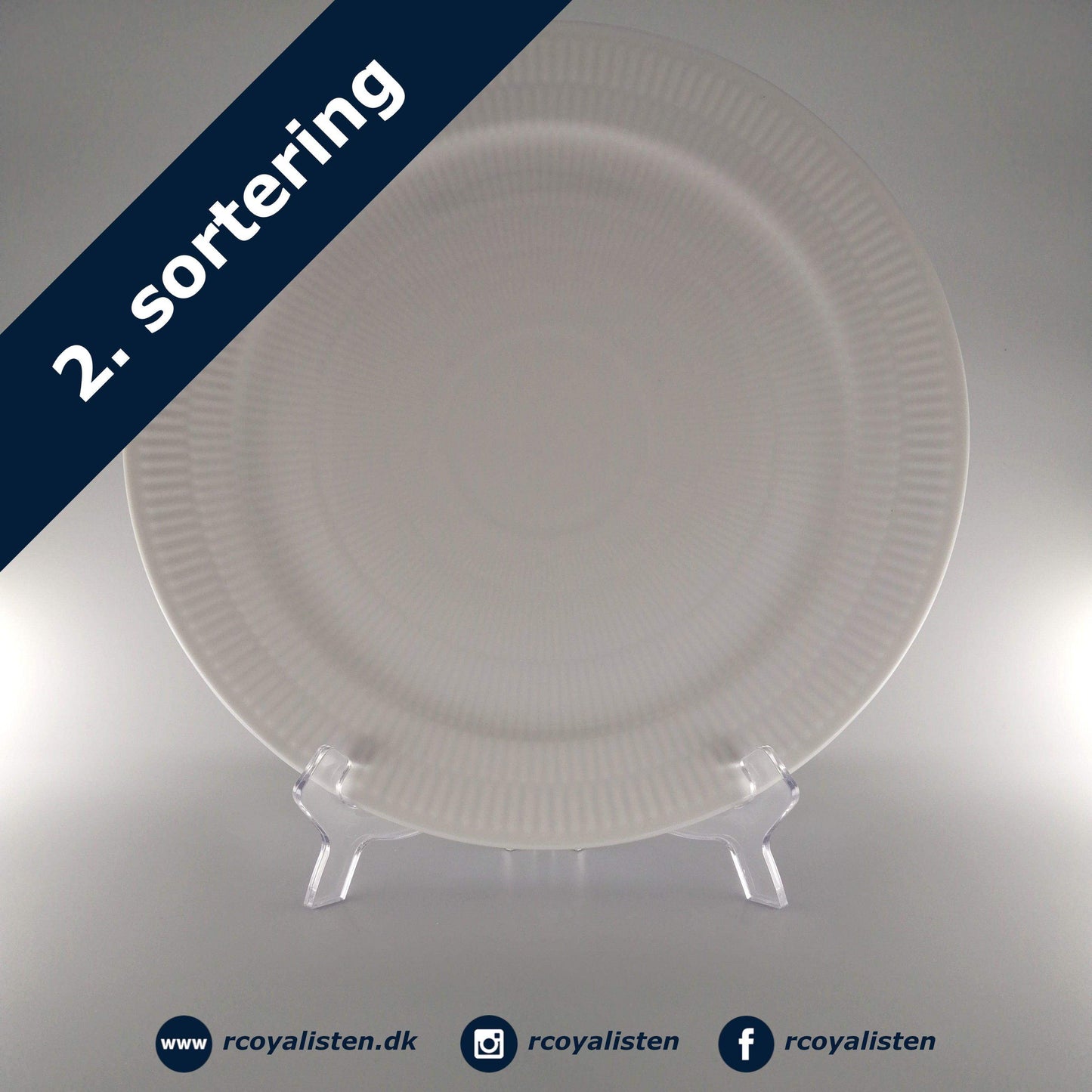 Hvid Riflet Rundt Fad (31 cm) - RCoyalisten.dk