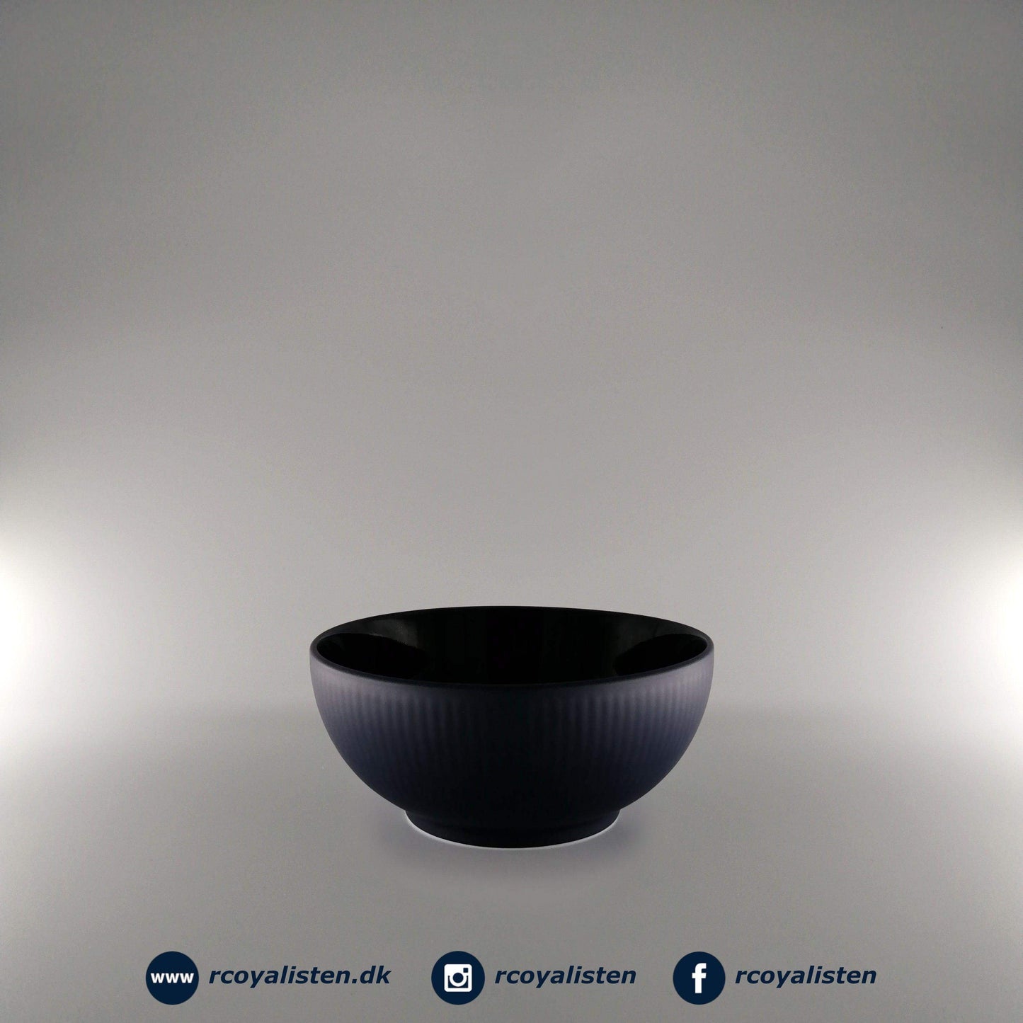 Blå Riflet Skål (15 cm / 73 cl) - RCoyalisten.dk