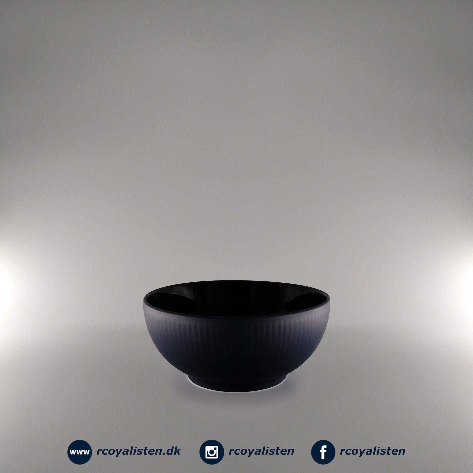 Blå Riflet Skål (15 cm / 73 cl) - RCoyalisten.dk