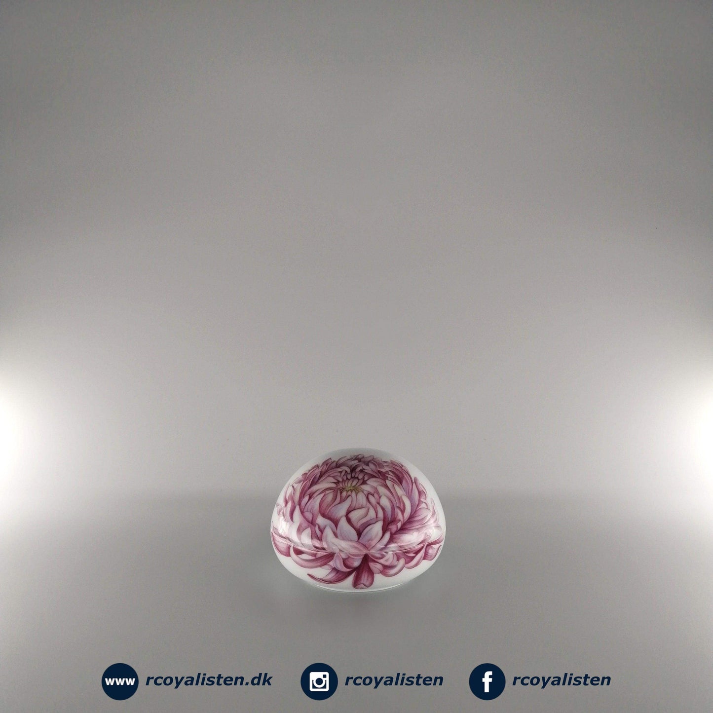 Bonbonniere (7 cm) - Krysantemum - RCoyalisten.dk