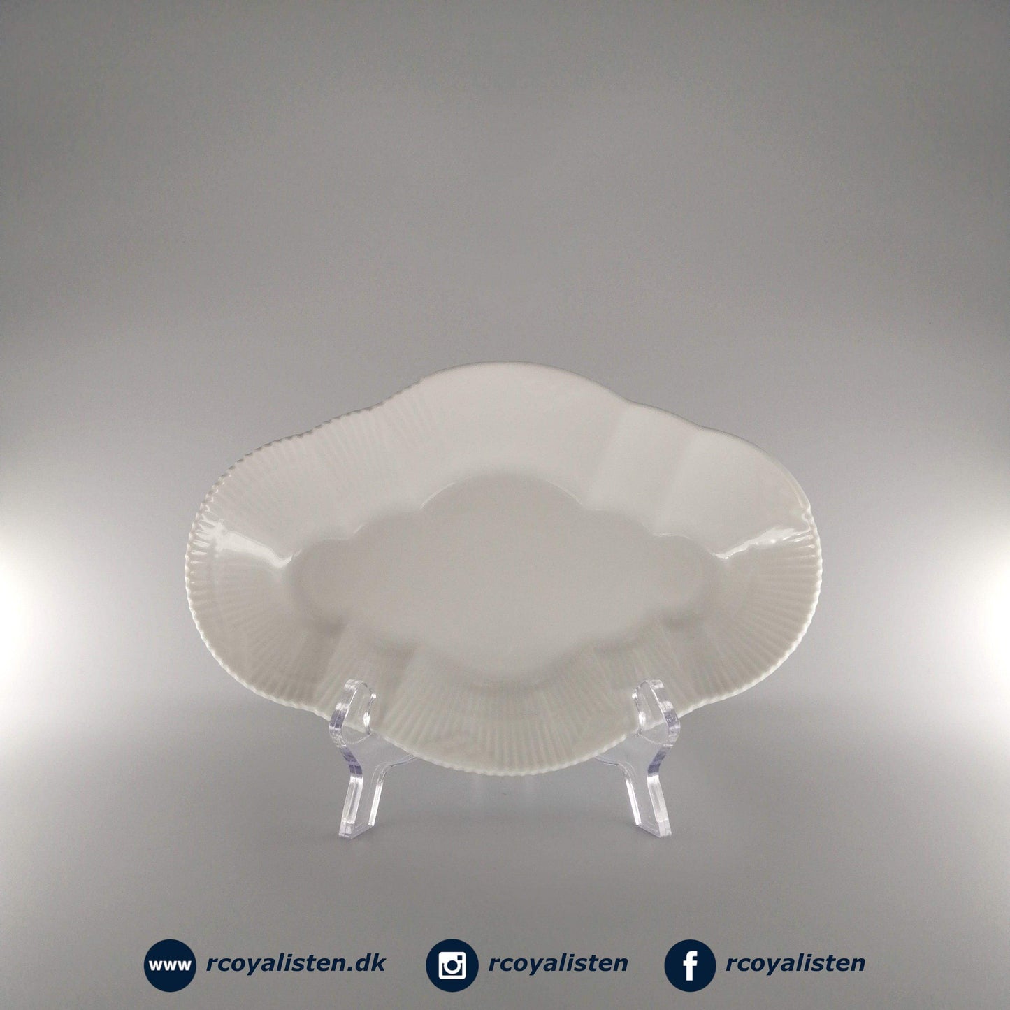 Royal Copenhagen Hvid Elements Fad (23 cm) - RCoyalisten.dk