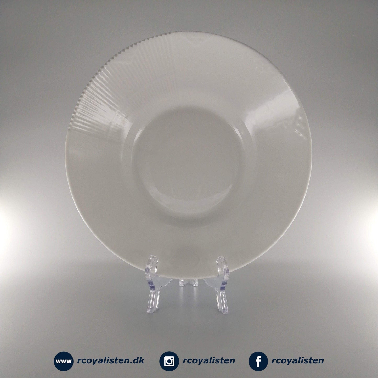 Royal Copenhagen Hvid Elements Dyb Tallerken (25 cm) - RCoyalisten.dk
