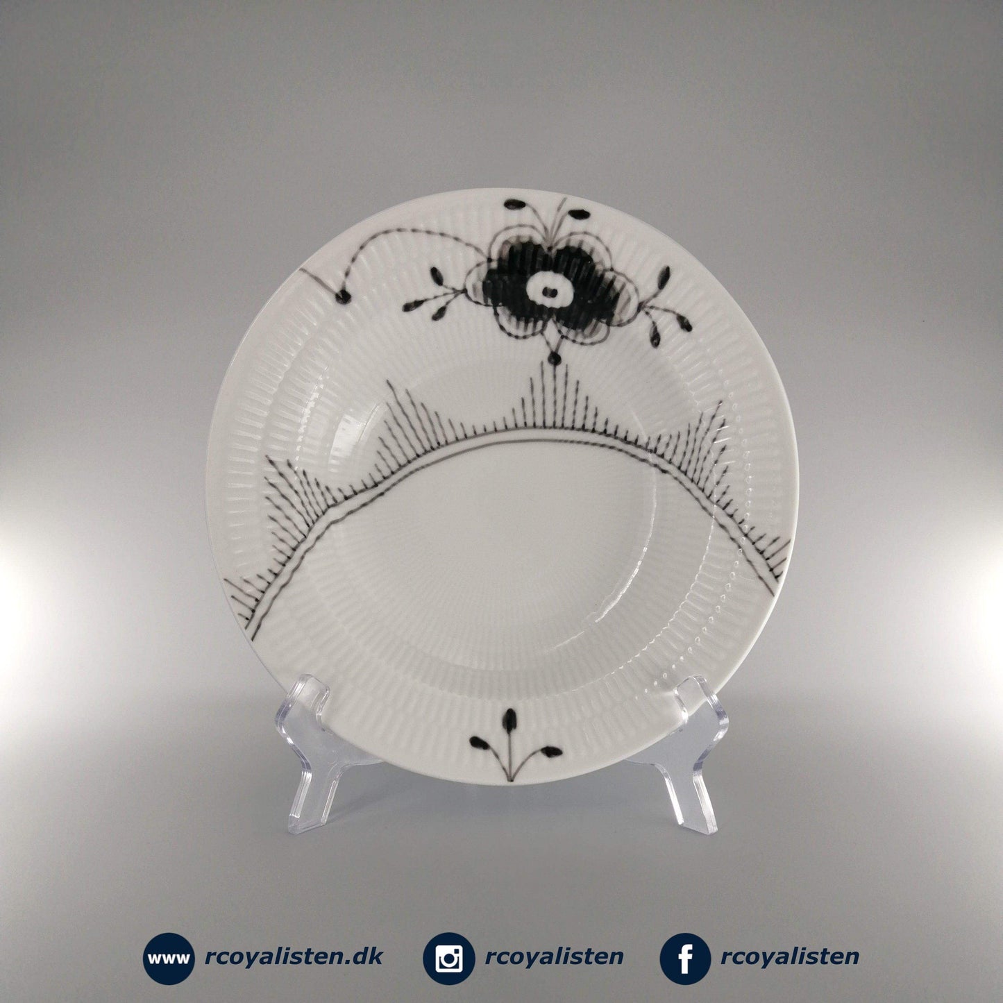 Sort Mega Riflet Dyb Tallerken #1 (21 cm) - RCoyalisten.dk