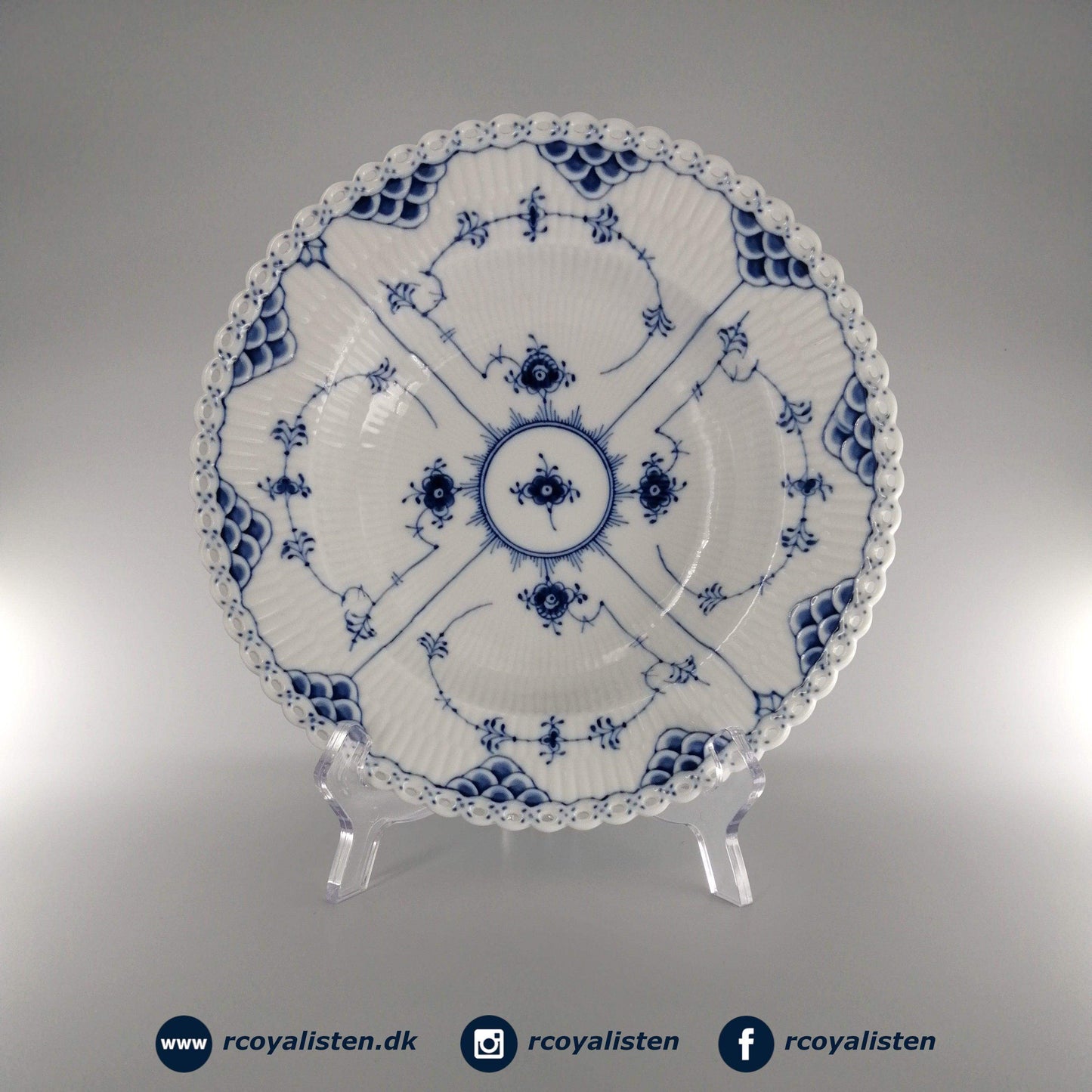 Royal Copenhagen Musselmalet Helblonde Dyb Tallerken (23 cm) - RCoyalisten.dk