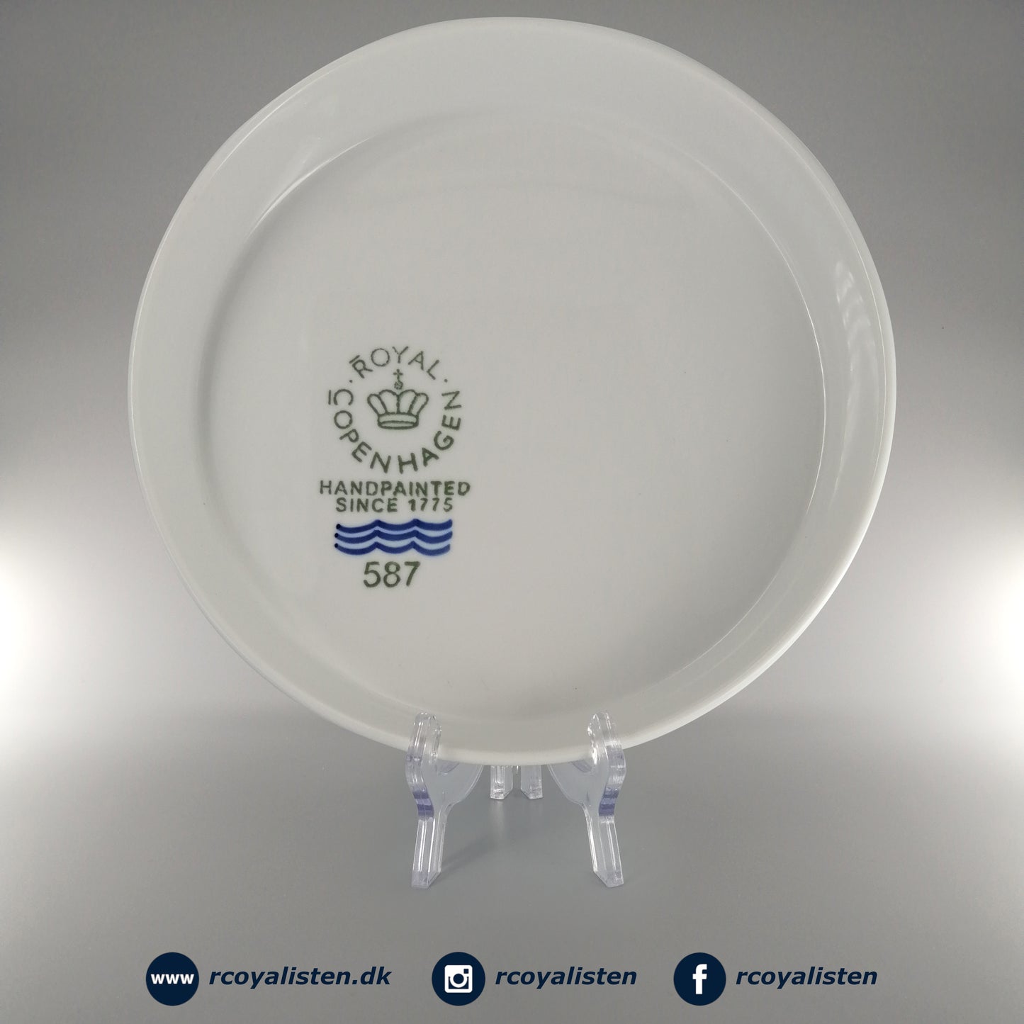 Royal Copenhagen Hvid Riflet Tærtefad (27 cm) - RCoyalisten.dk