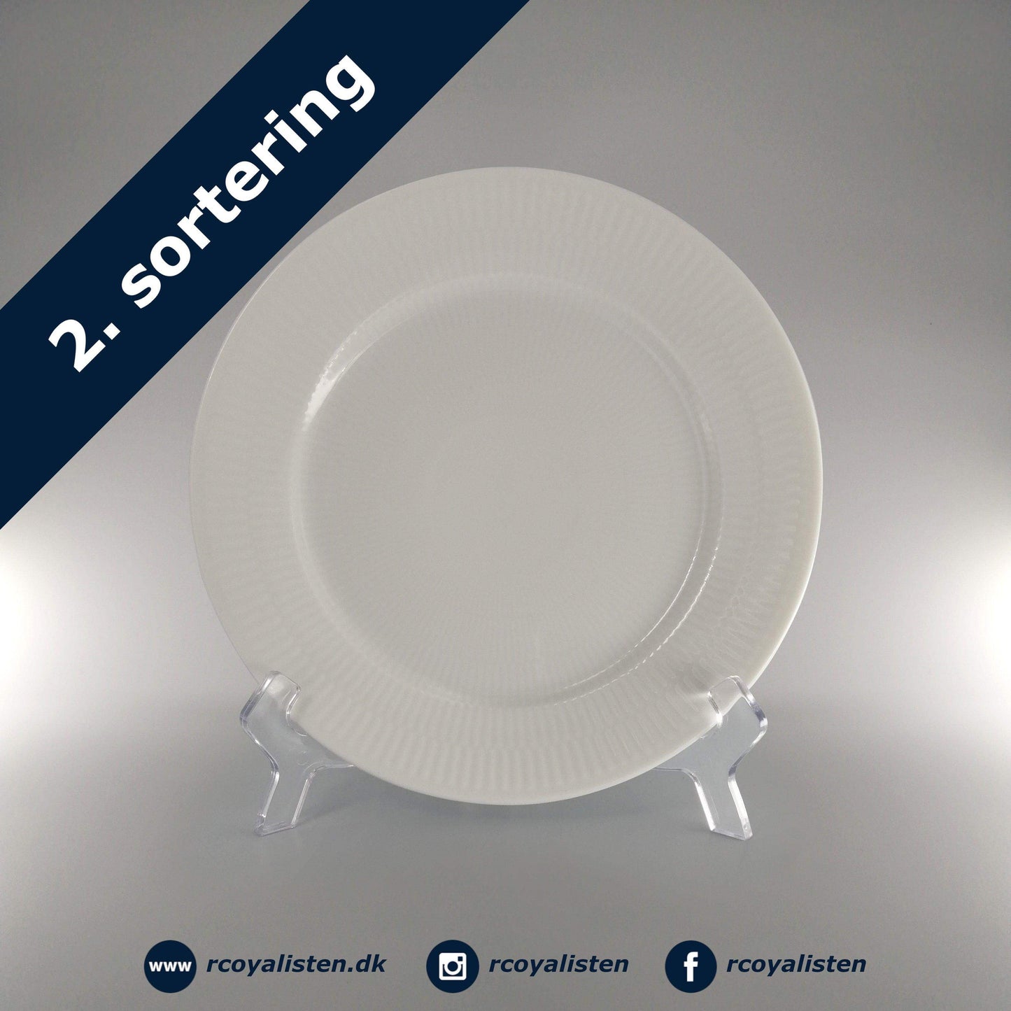 Hvid Riflet Tallerken (22 cm) - RCoyalisten.dk