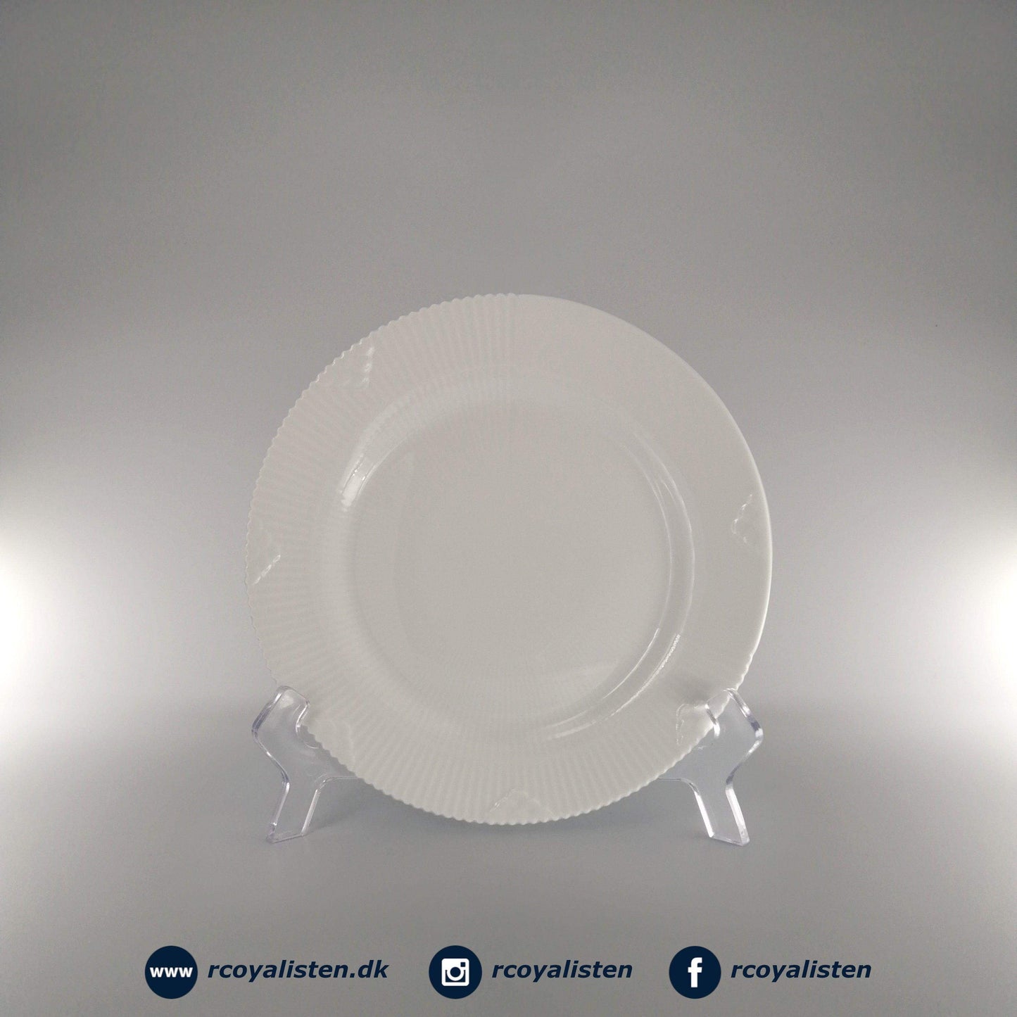 Royal Copenhagen Hvid Elements Tallerken (19 cm) - RCoyalisten.dk