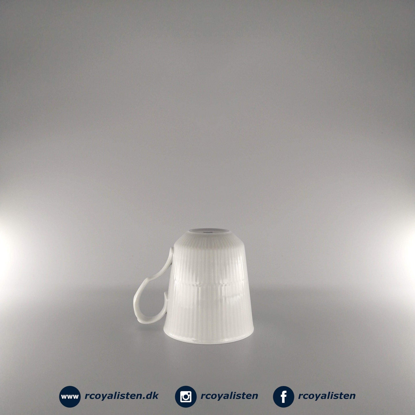 Hvid Riflet Krus (37 cl) - RCoyalisten.dk