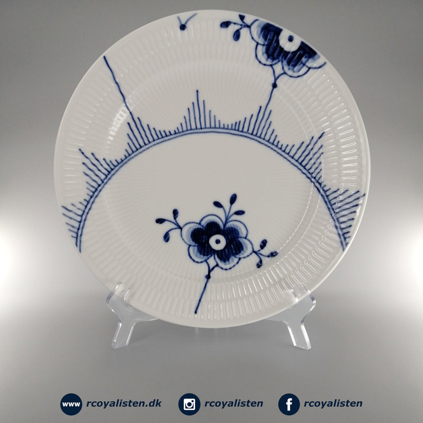 Royal Copenhagen Blå Mega Riflet Tallerken #5 (27 cm) - RCoyalisten.dk
