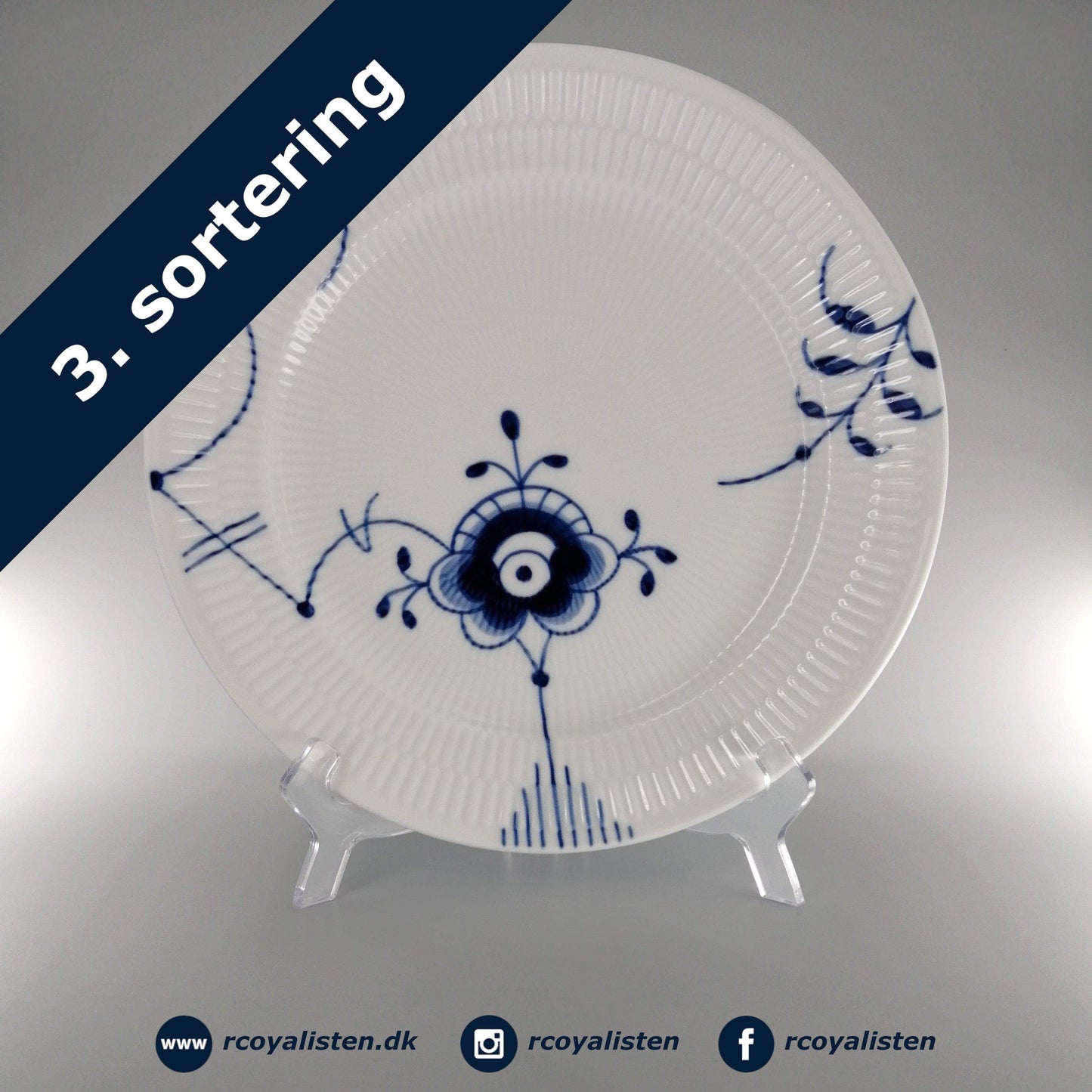 Royal Copenhagen Blå Mega Riflet Tallerken #6 (27 cm) - RCoyalisten.dk
