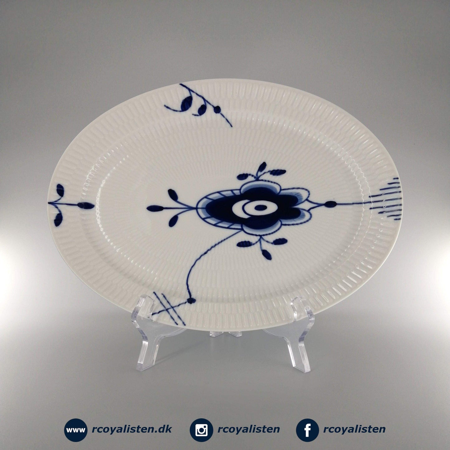 Royal Copenhagen Blå Mega Riflet Ovalt Fad #4 (28 cm) - RCoyalisten.dk