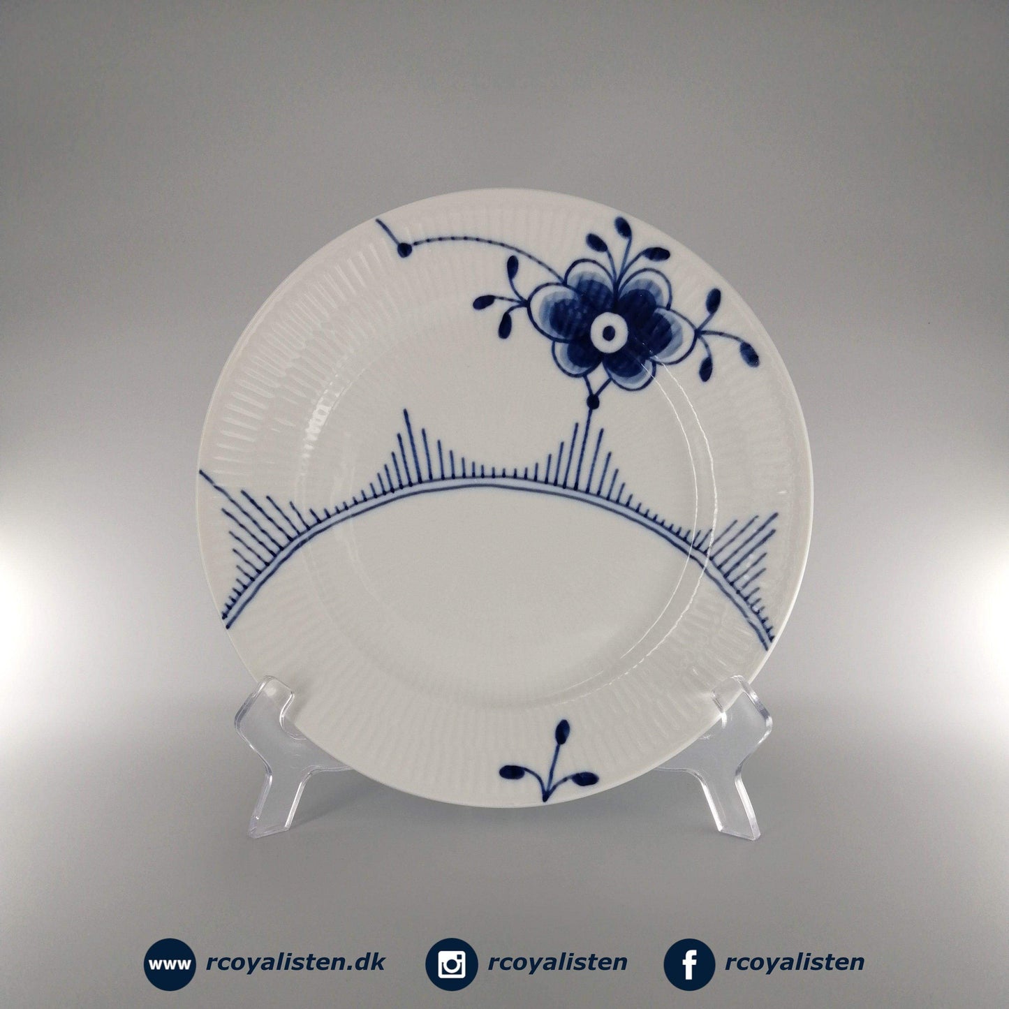 Royal Copenhagen Blå Mega Riflet Tallerken #5 (22 cm) - RCoyalisten.dk