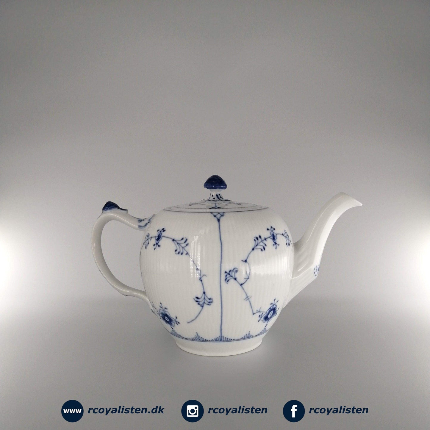 Royal Copenhagen Musselmalet Riflet Tekande (15,5 cm / 100 cl) - RCoyalisten.dk