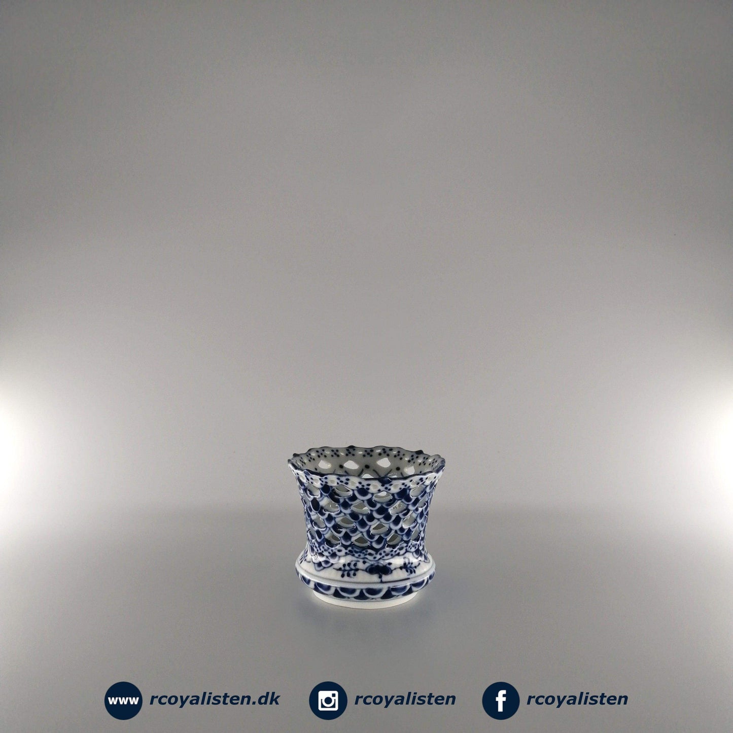 Royal Copenhagen Musselmalet Helblonde Bæger (8 cm) - RCoyalisten.dk