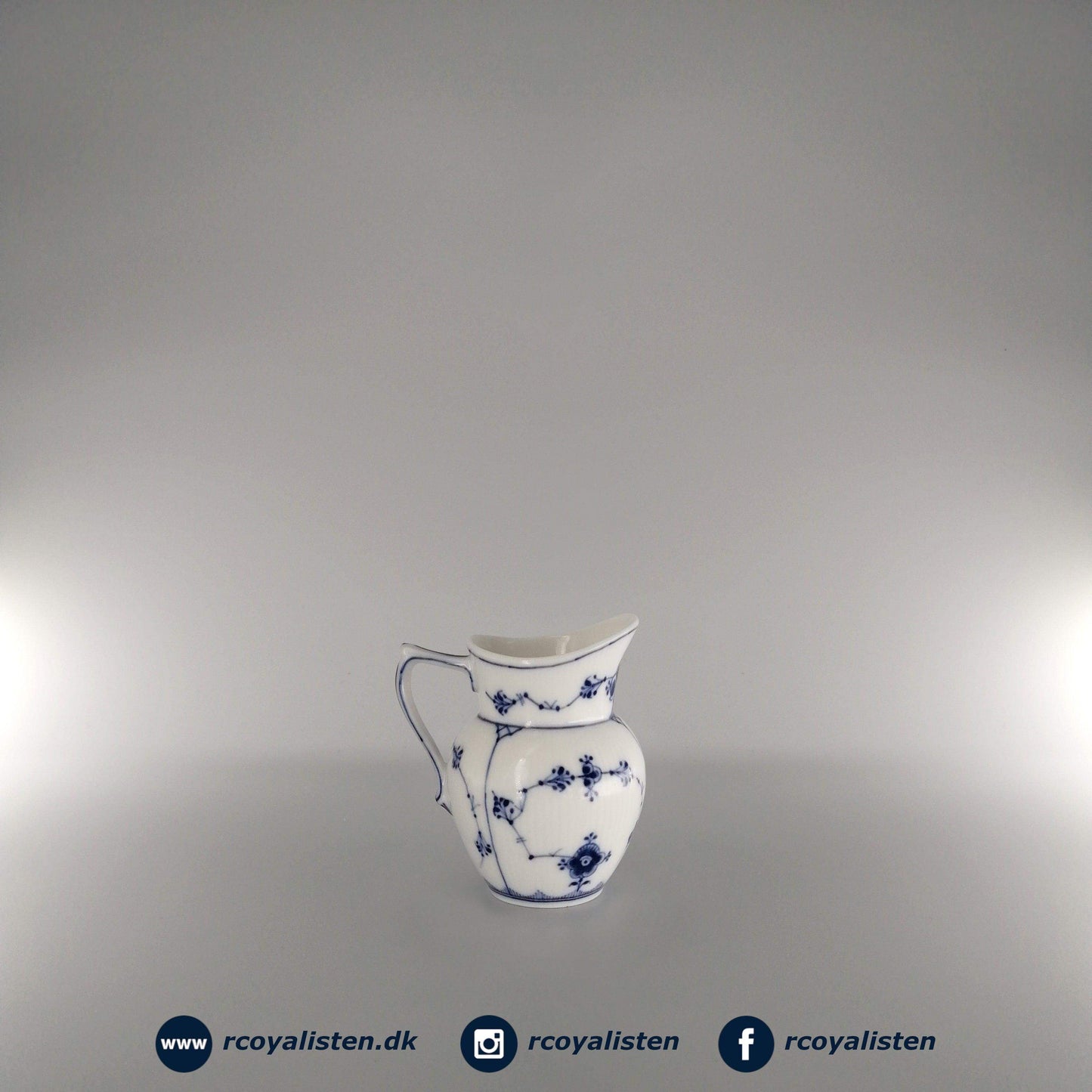 Royal Copenhagen Musselmalet Riflet Kande (10 cm / 17 cl) - RCoyalisten.dk