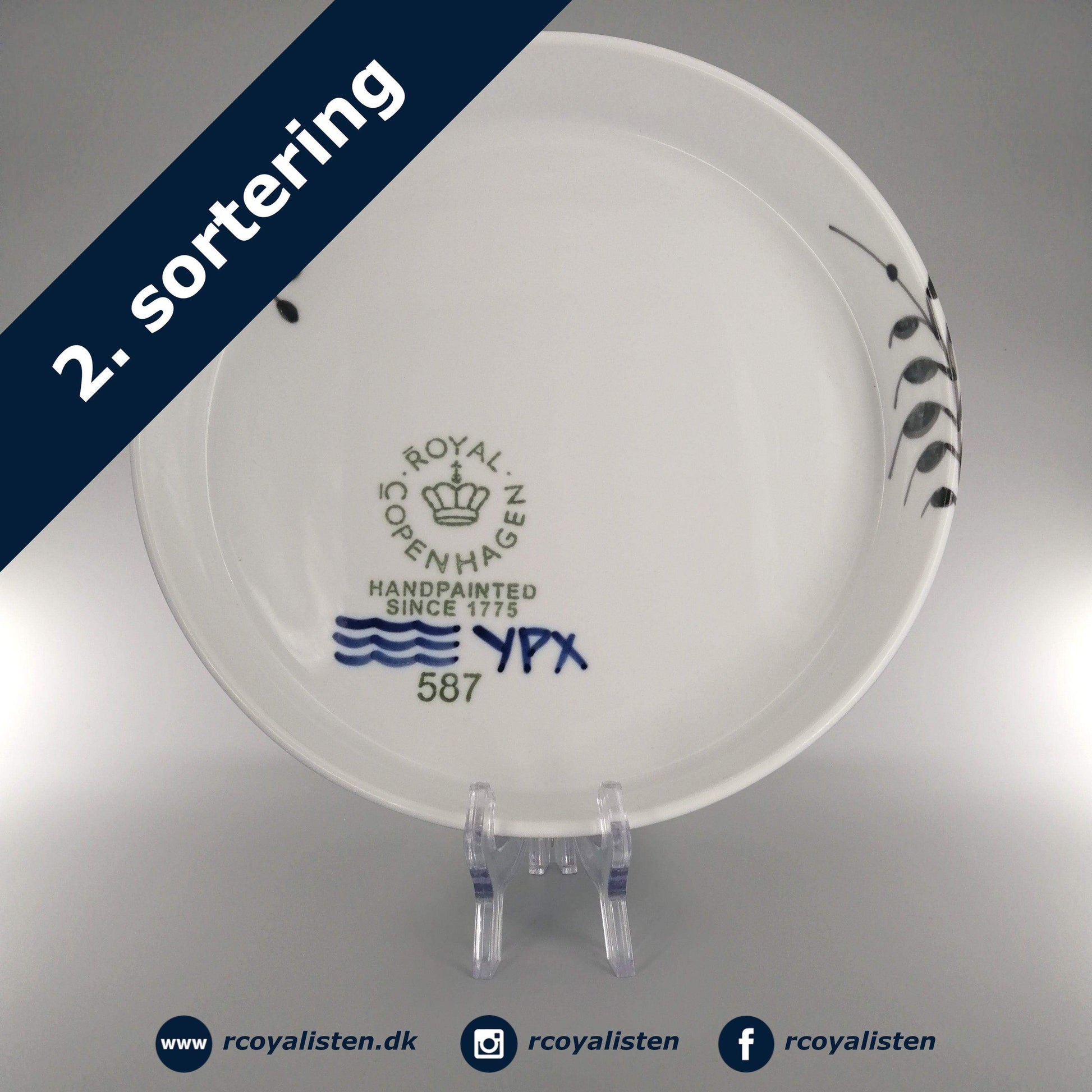 Sort Mega Riflet Tærtefad (27 cm) - RCoyalisten.dk
