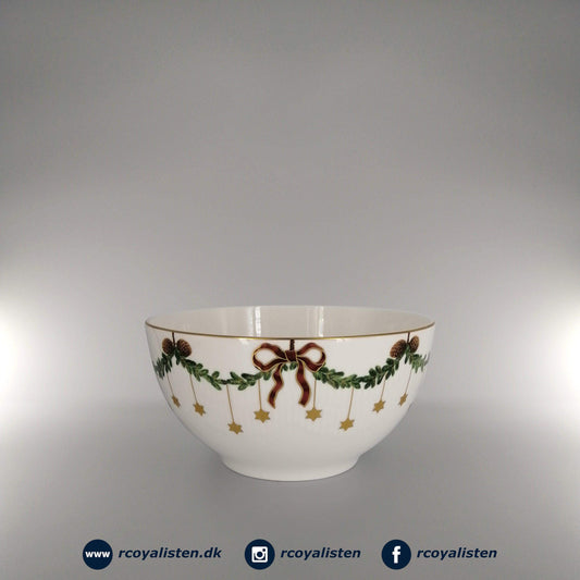 Royal Copenhagen ​Stjerne Riflet Jul Skål (18 cm / 180 cl) - RCoyalisten.dk