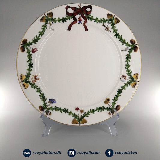 Royal Copenhagen ​Stjerne Riflet Jul Tallerken (27 cm) - RCoyalisten.dk