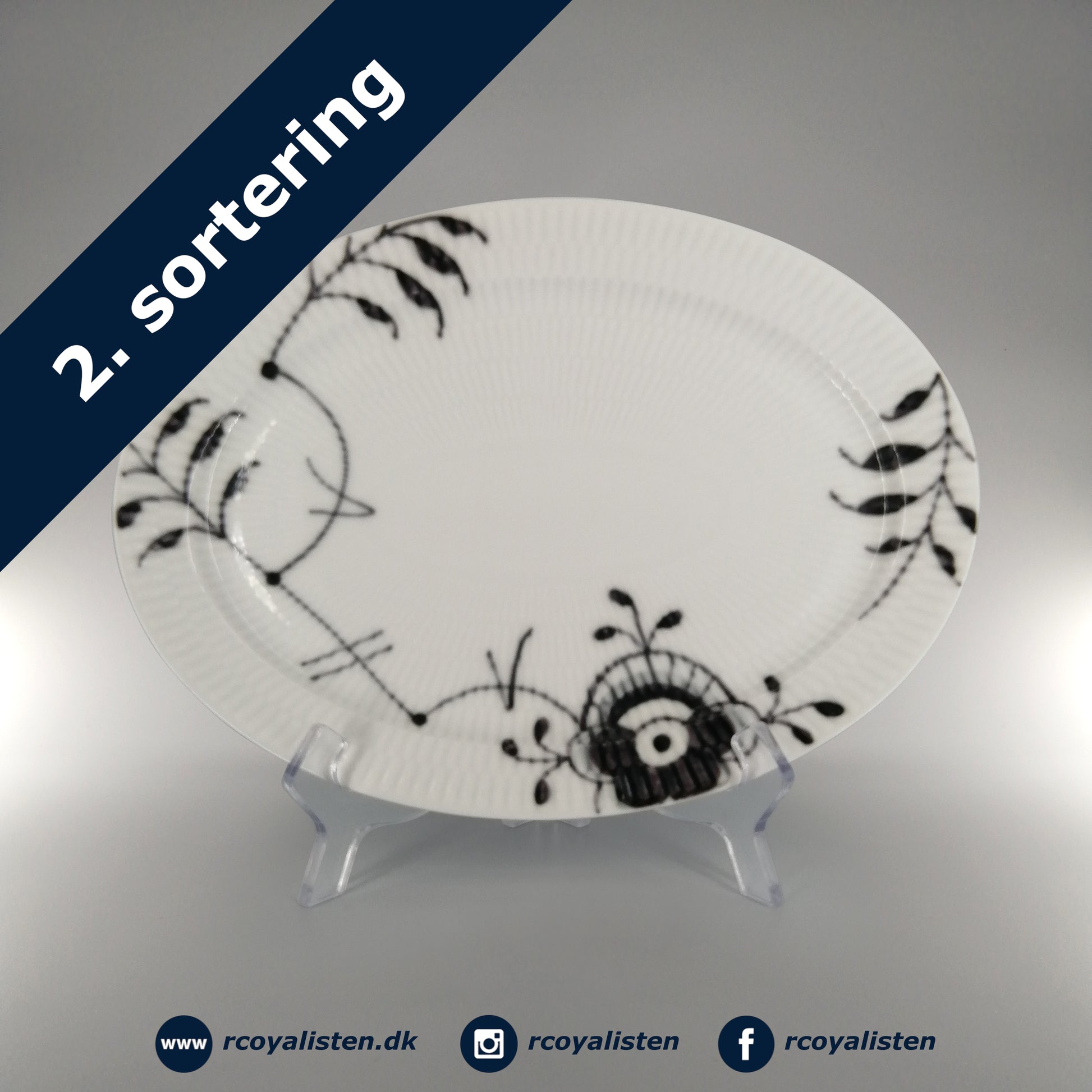 Royal Copenhagen Sort Mega Riflet Ovalt Fad #7 (28 cm) - RCoyalisten.dk