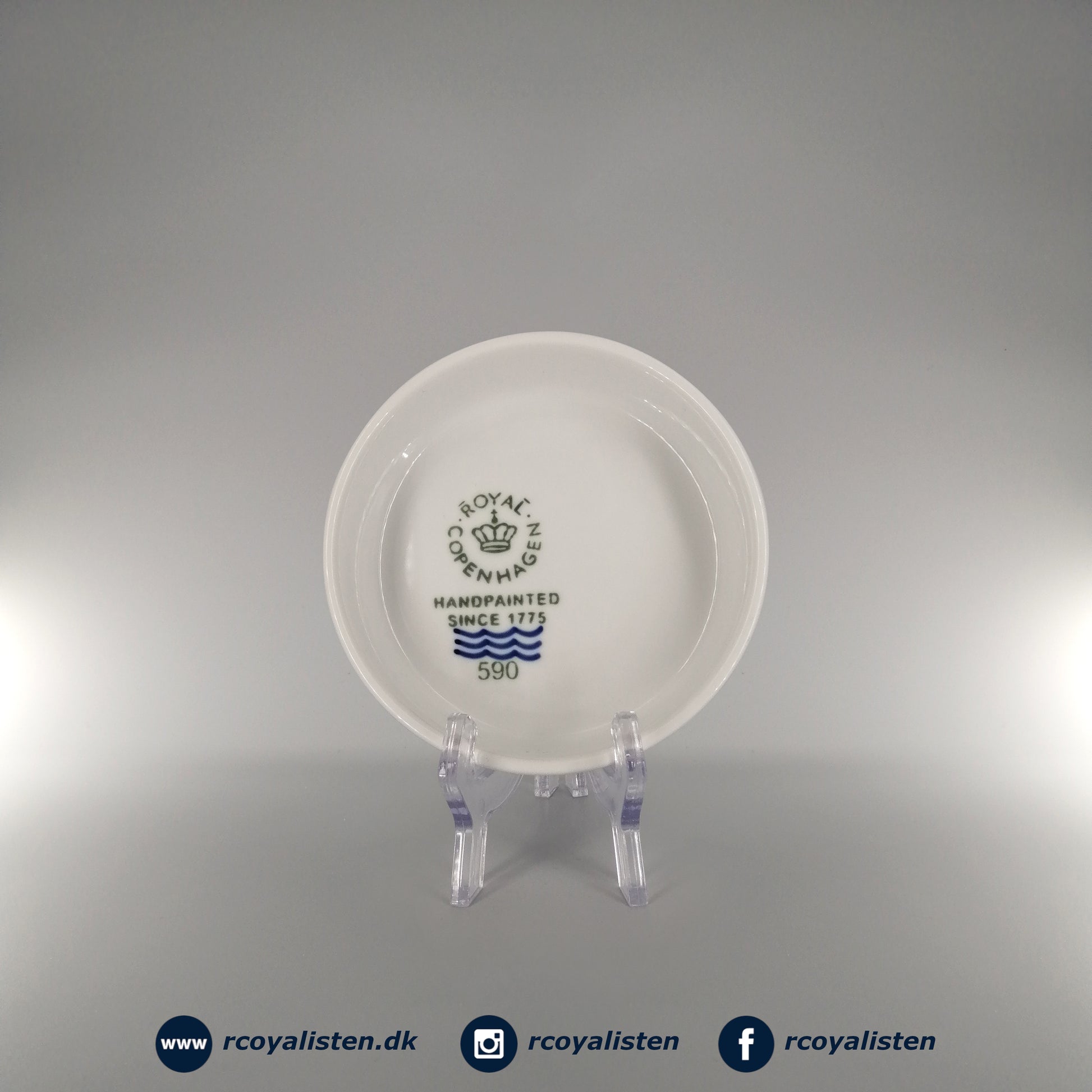 Royal Copenhagen Hvid Riflet Tærtefad (14 cm) - RCoyalisten.dk