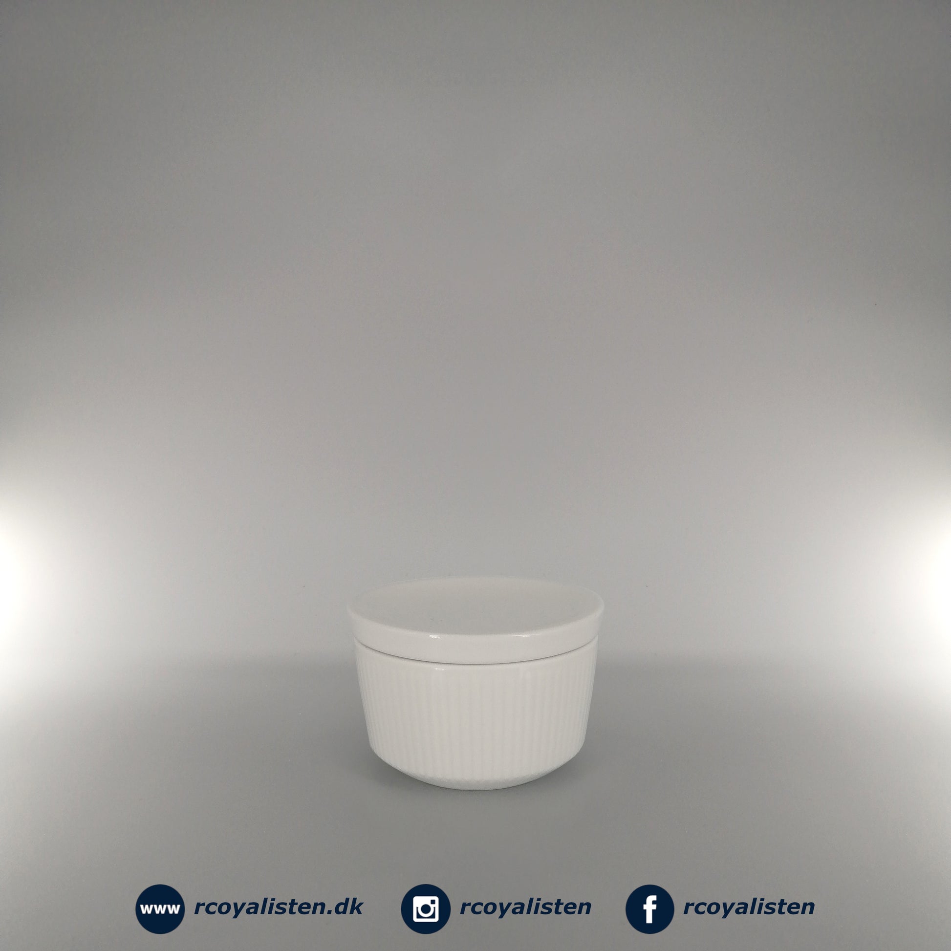 Royal Copenhagen Hvid Riflet Skål med Låg (9,5 cm / 20 cl) - RCoyalisten.dk