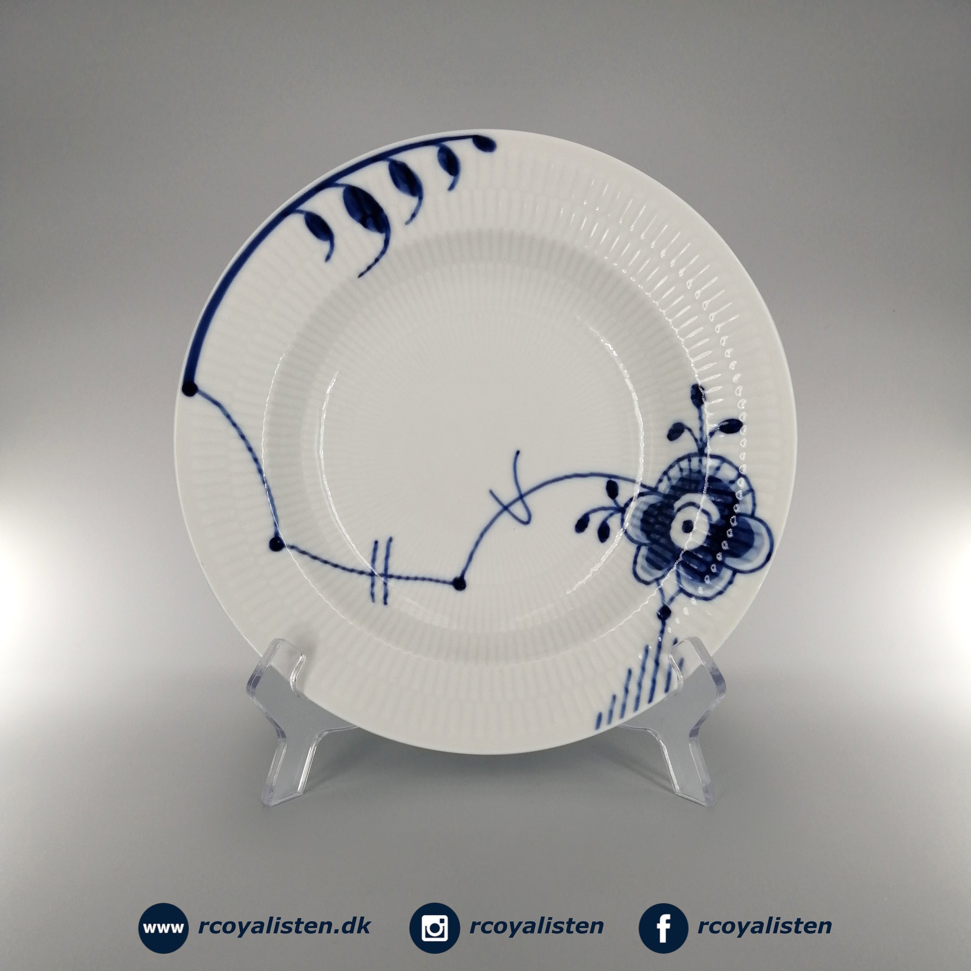 Royal Copenhagen Blå Mega Riflet Dyb Tallerken #6 (21 cm) - RCoyalisten.dk