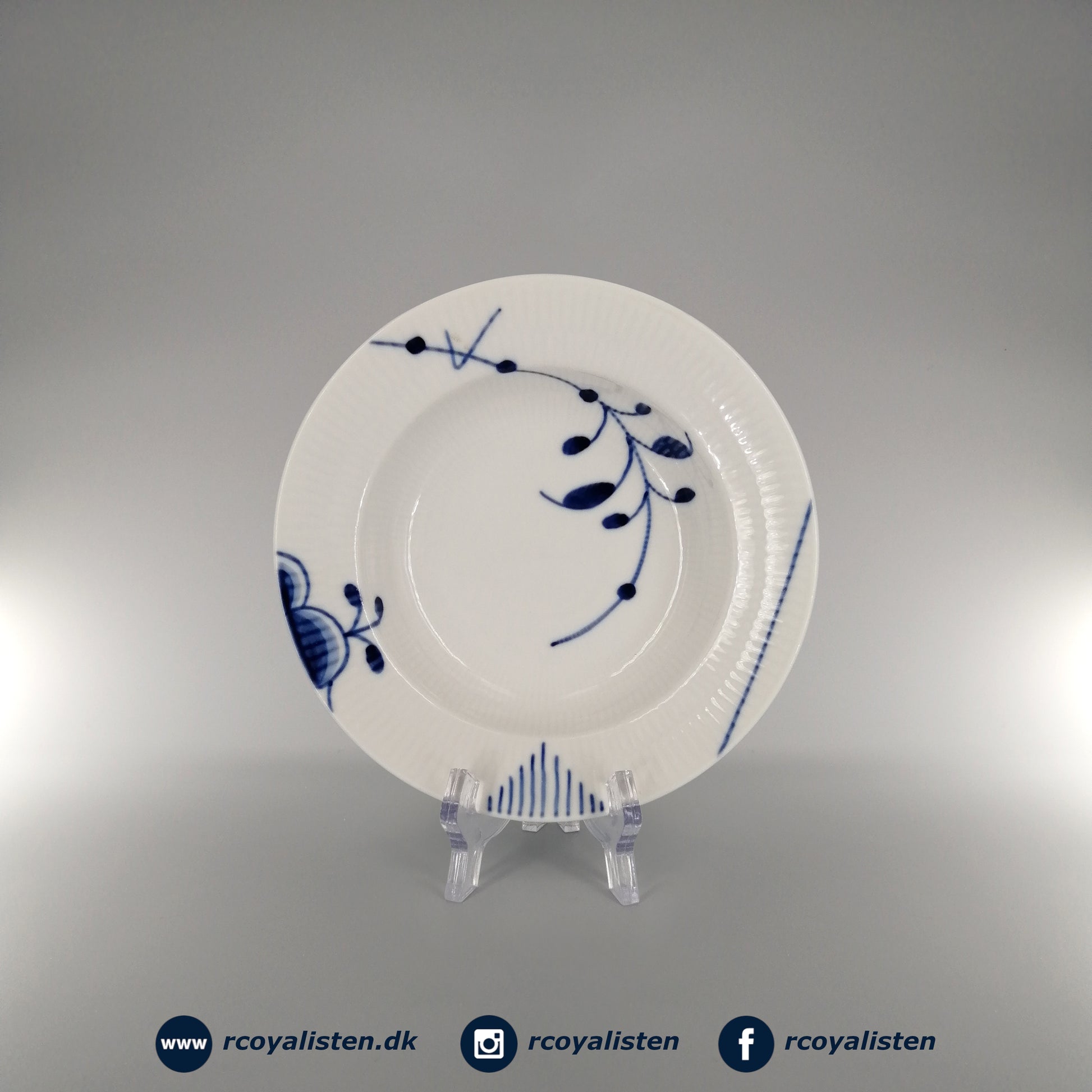Royal Copenhagen Blå Mega Riflet Dyb Tallerken #2 (17 cm) - RCoyalisten.dk