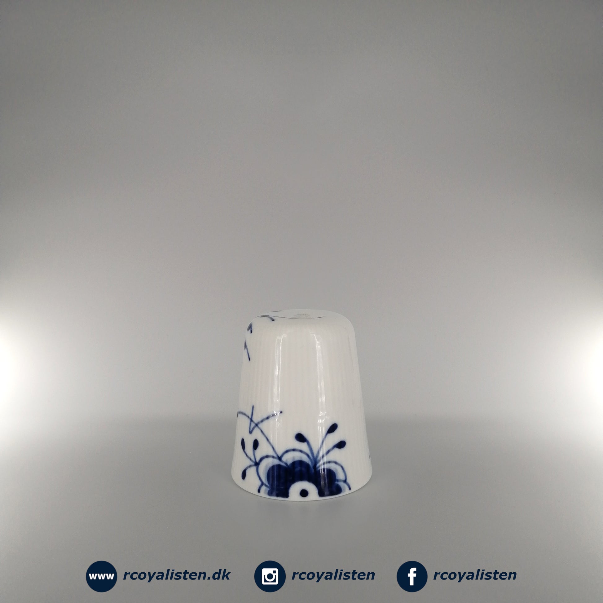 Royal Copenhagen Blå Mega Riflet Termokop (29 cl) - RCoyalisten.dk