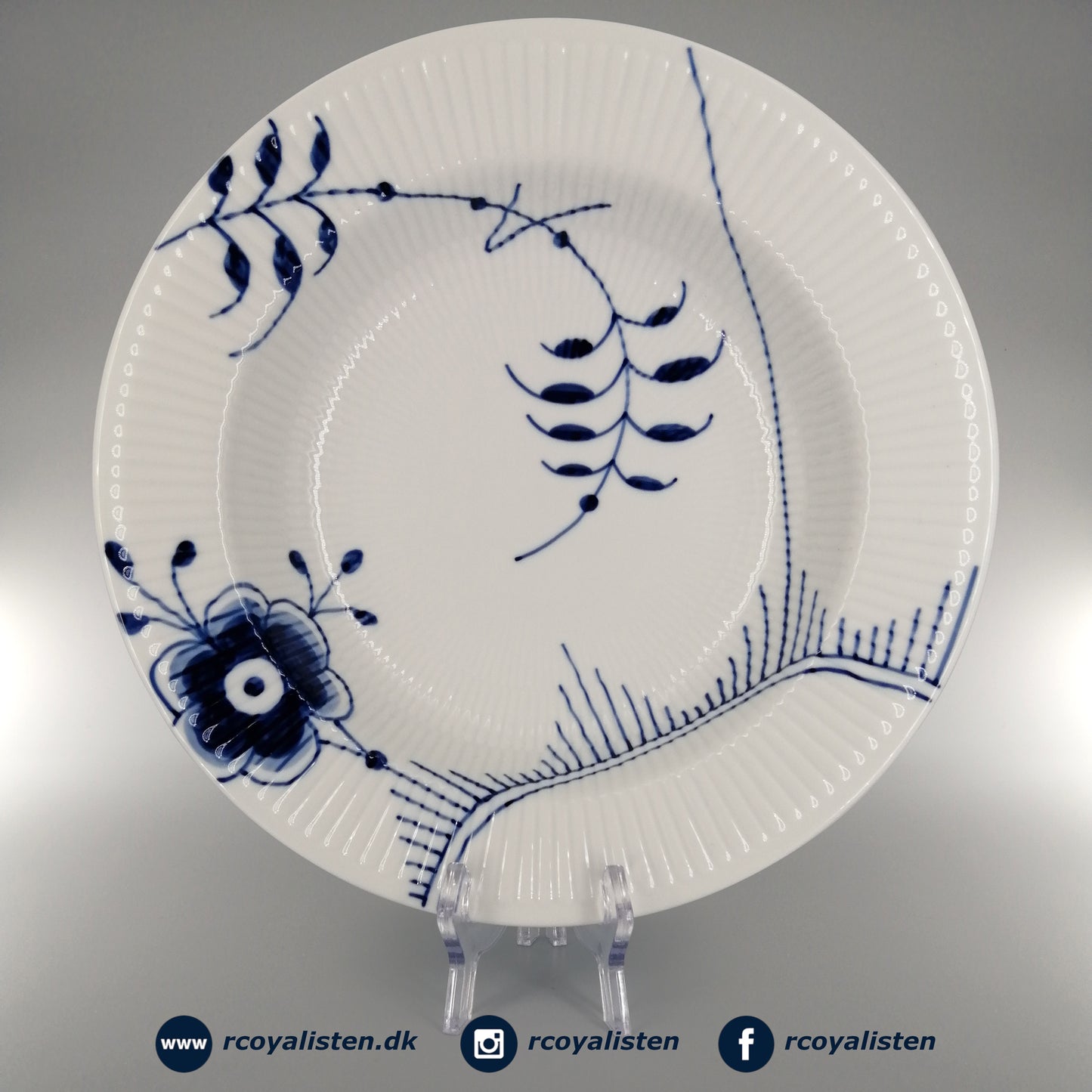 Royal Copenhagen Blå Mega Riflet Dyb Tallerken (30 cm) - RCoyalisten.dk