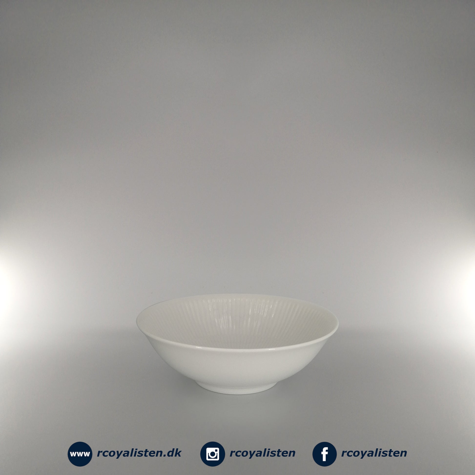 Royal Copenhagen Hvid Riflet Skål (16 cm / 35 cl) - RCoyalisten.dk