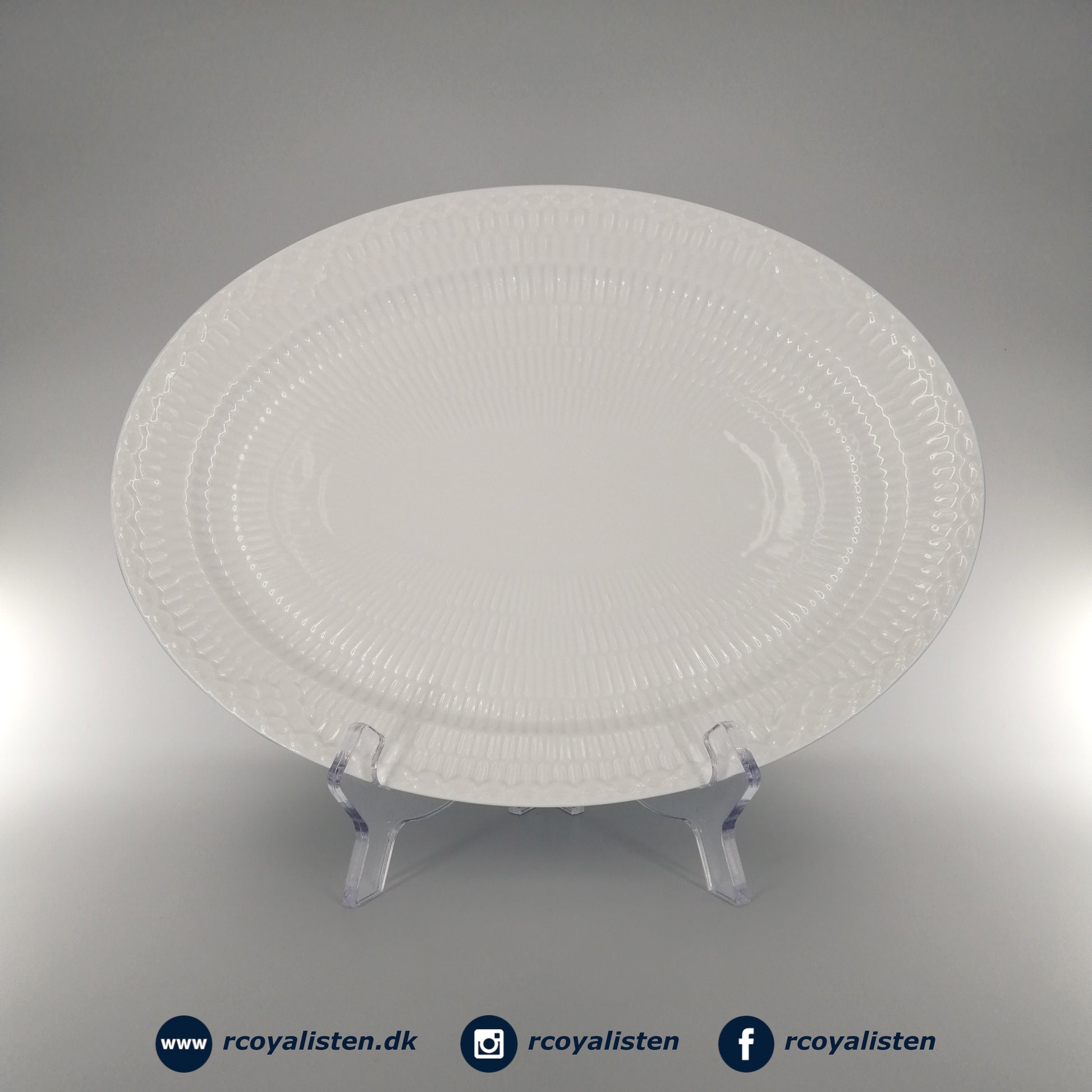 Royal Copenhagen Hvid Halvblonde Ovalt Fad (28 cm) - RCoyalisten.dk