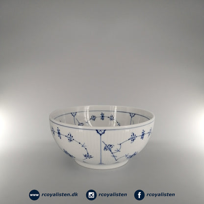 Royal Copenhagen Musselmalet Riflet Skål (18 cm / 110 cl) - RCoyalisten.dk