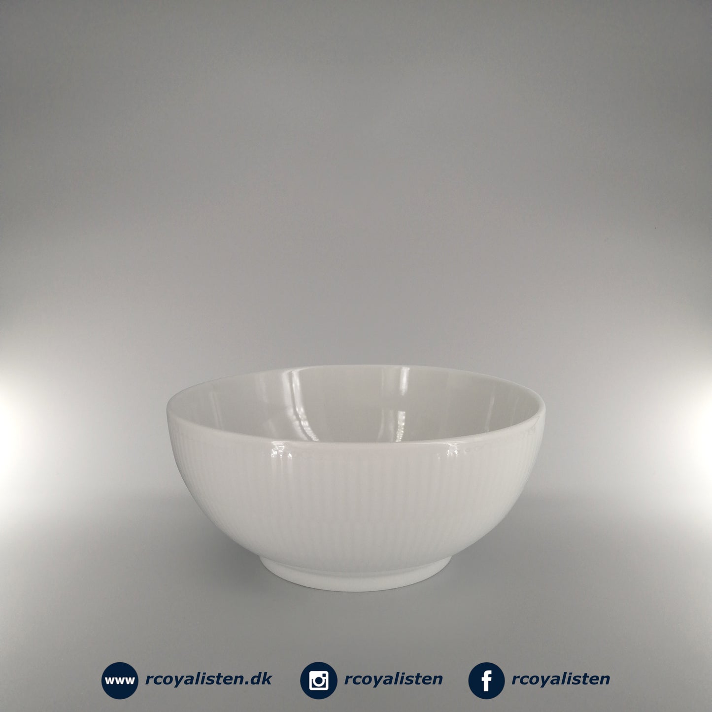 Royal Copenhagen Hvid Riflet Skål (18 cm / 110 cl) - RCoyalisten.dk