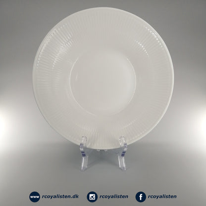 Royal Copenhagen Hvid Riflet Dyb Tallerken (24 cm) - RCoyalisten.dk