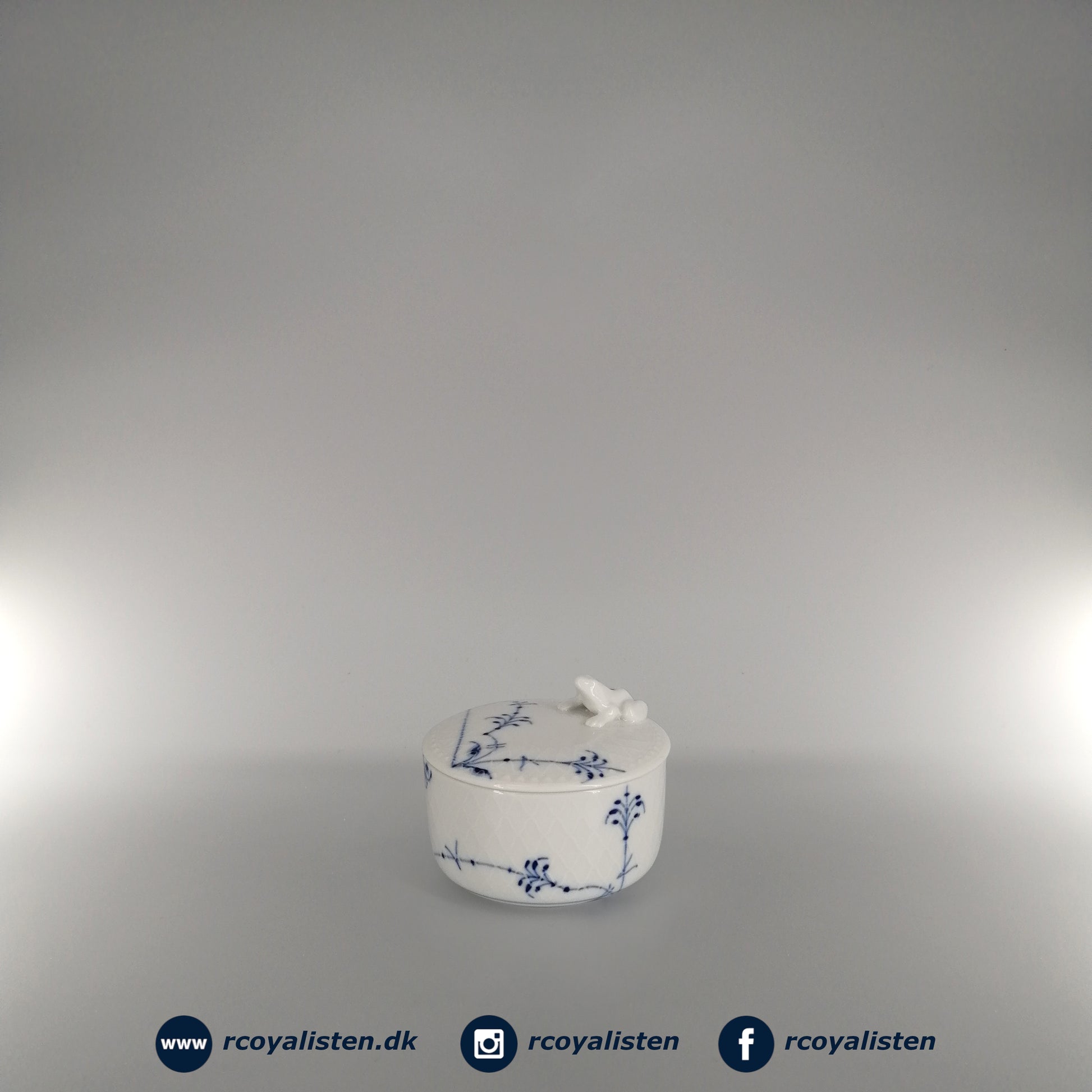 Royal Copenhagen Blå Palmette Skål med Låg og Frø (6 cm / 10 cl) - RCoyalisten.dk