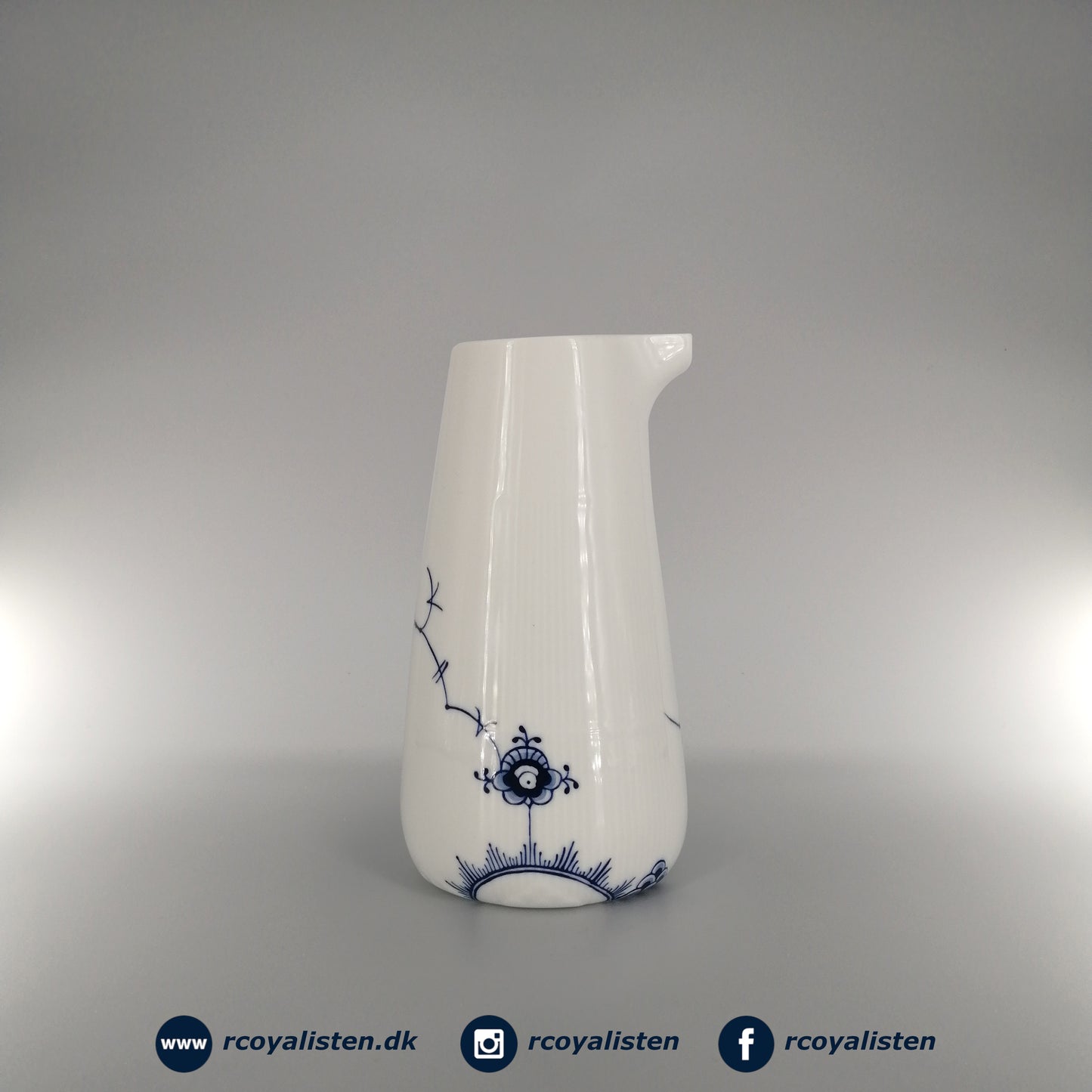 Royal Copenhagen Blå Elements Kande (18 cm / 70 cl) - RCoyalisten.dk