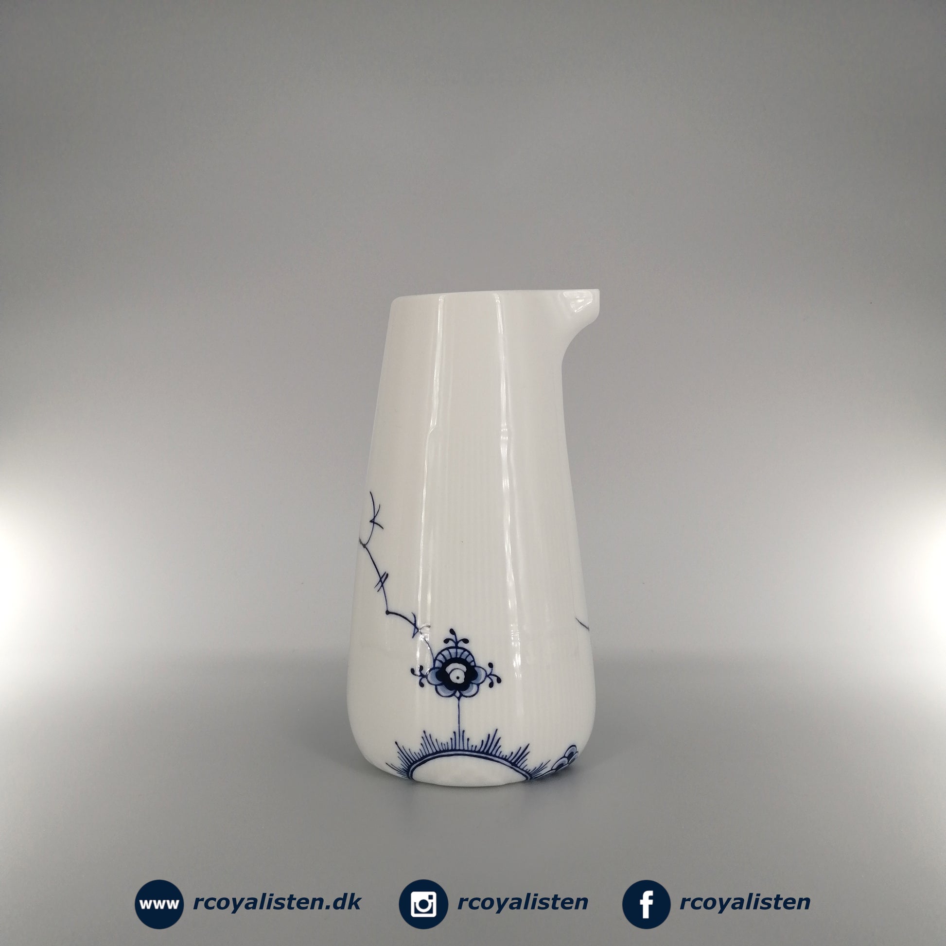 Royal Copenhagen Blå Elements Kande (18 cm / 70 cl) - RCoyalisten.dk