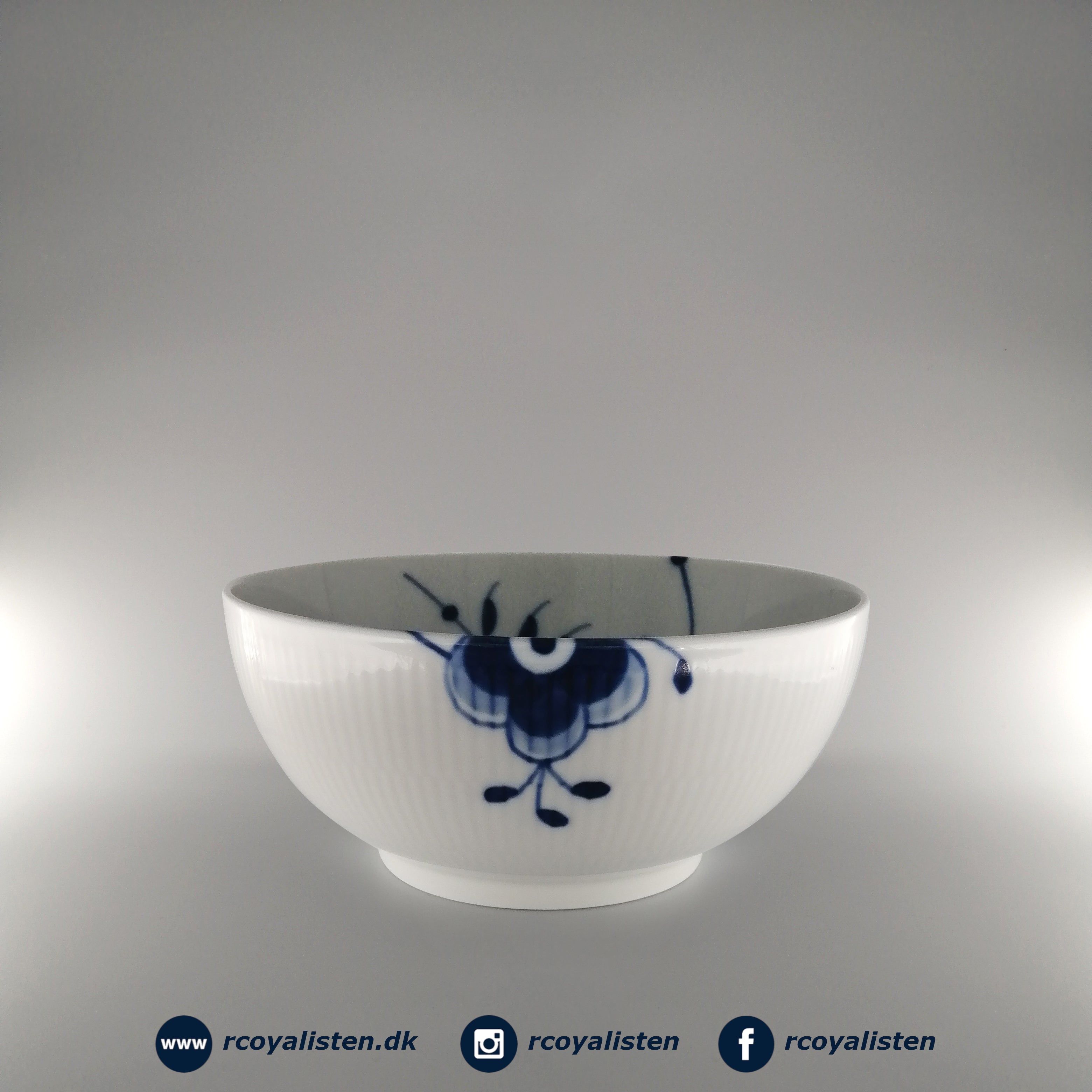   Blue Fluted Mega 皿 21cm Royal Copenhagen, Mega Blue Fluted | Replacements, Ltd.