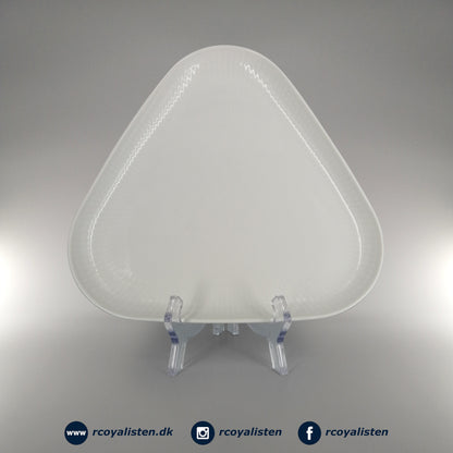 White Fluted Triangular Dish (24,5 cm)